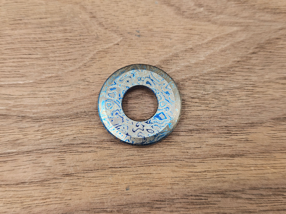 CLR Lanyard Bead 1 inch<br>Titanium Alien Flamed Blue