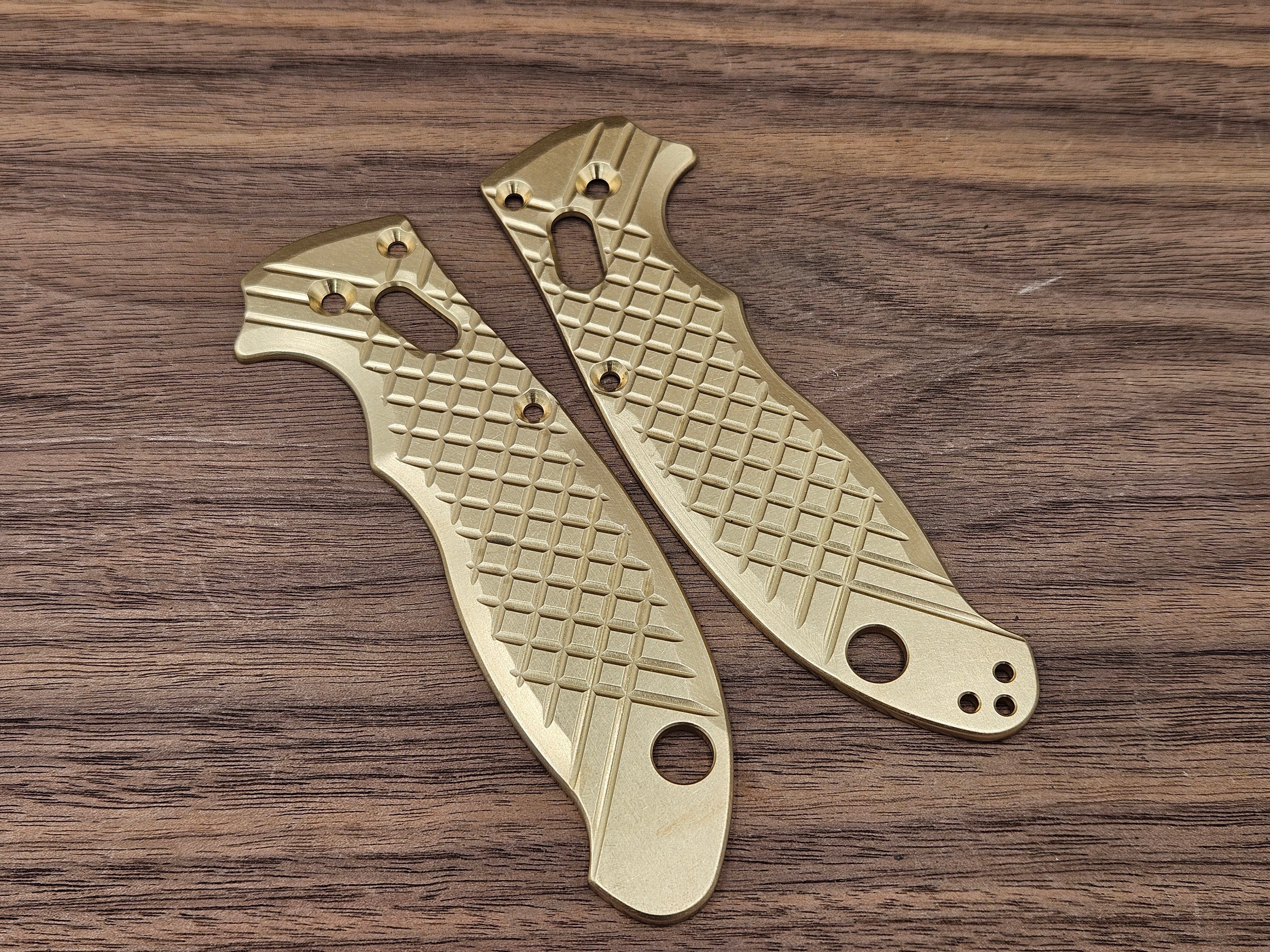 CLR Spyderco Manix 2<br>Brass Frag Brushed