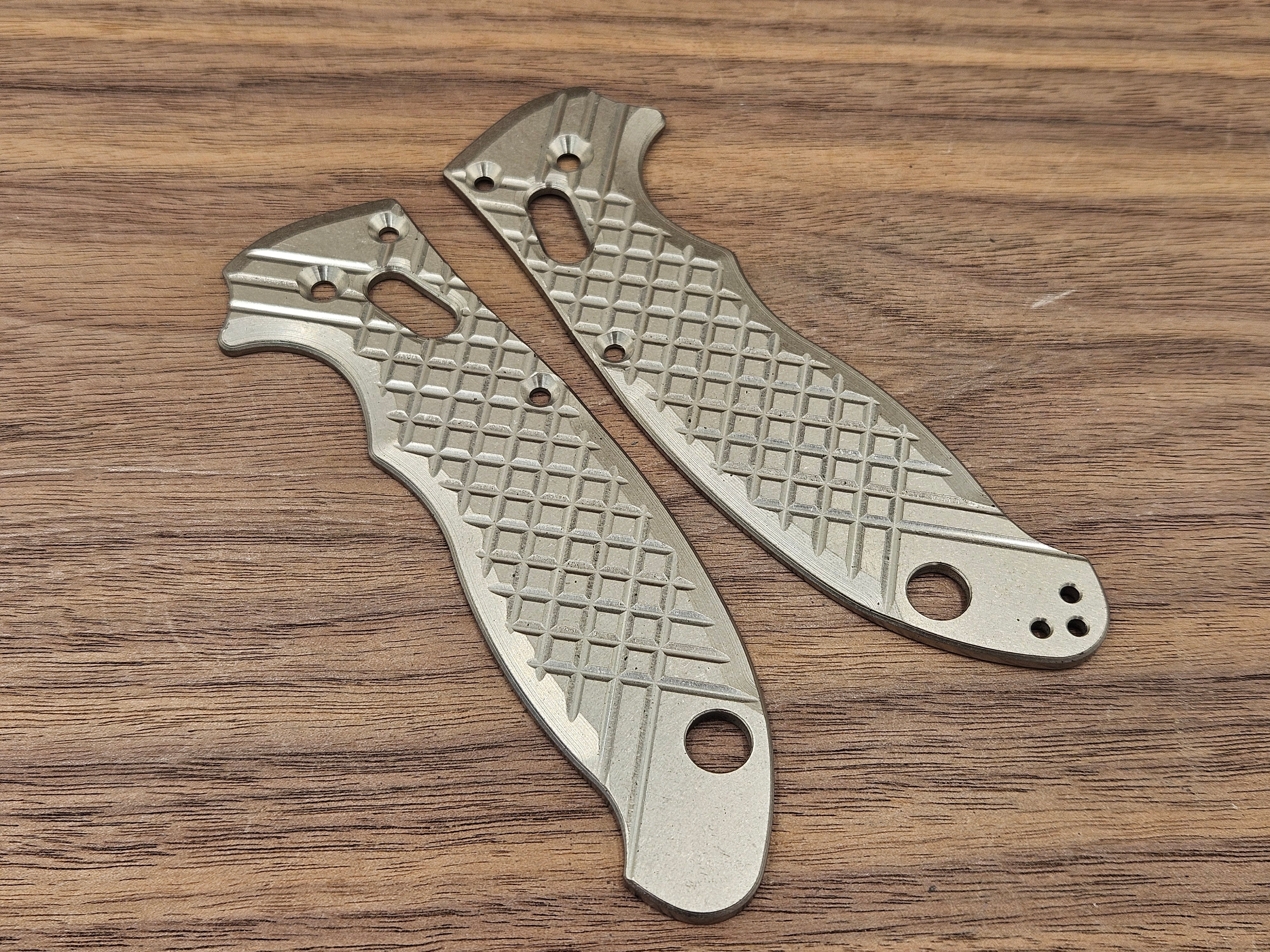 CLR Spyderco Manix 2<br>Titanium Frag Stone Washed