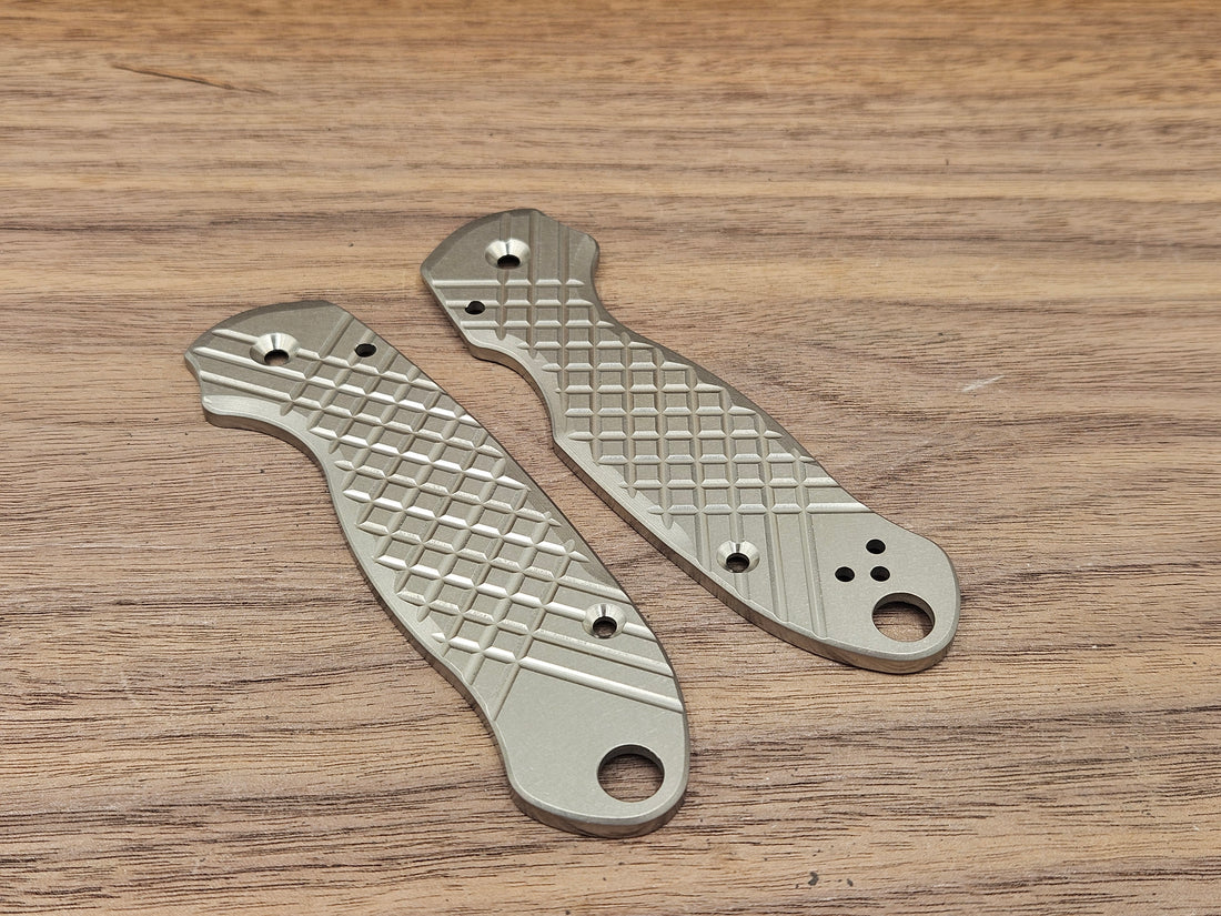 CLR Spyderco Paramilitary 3<br>Titanium Frag Brushed