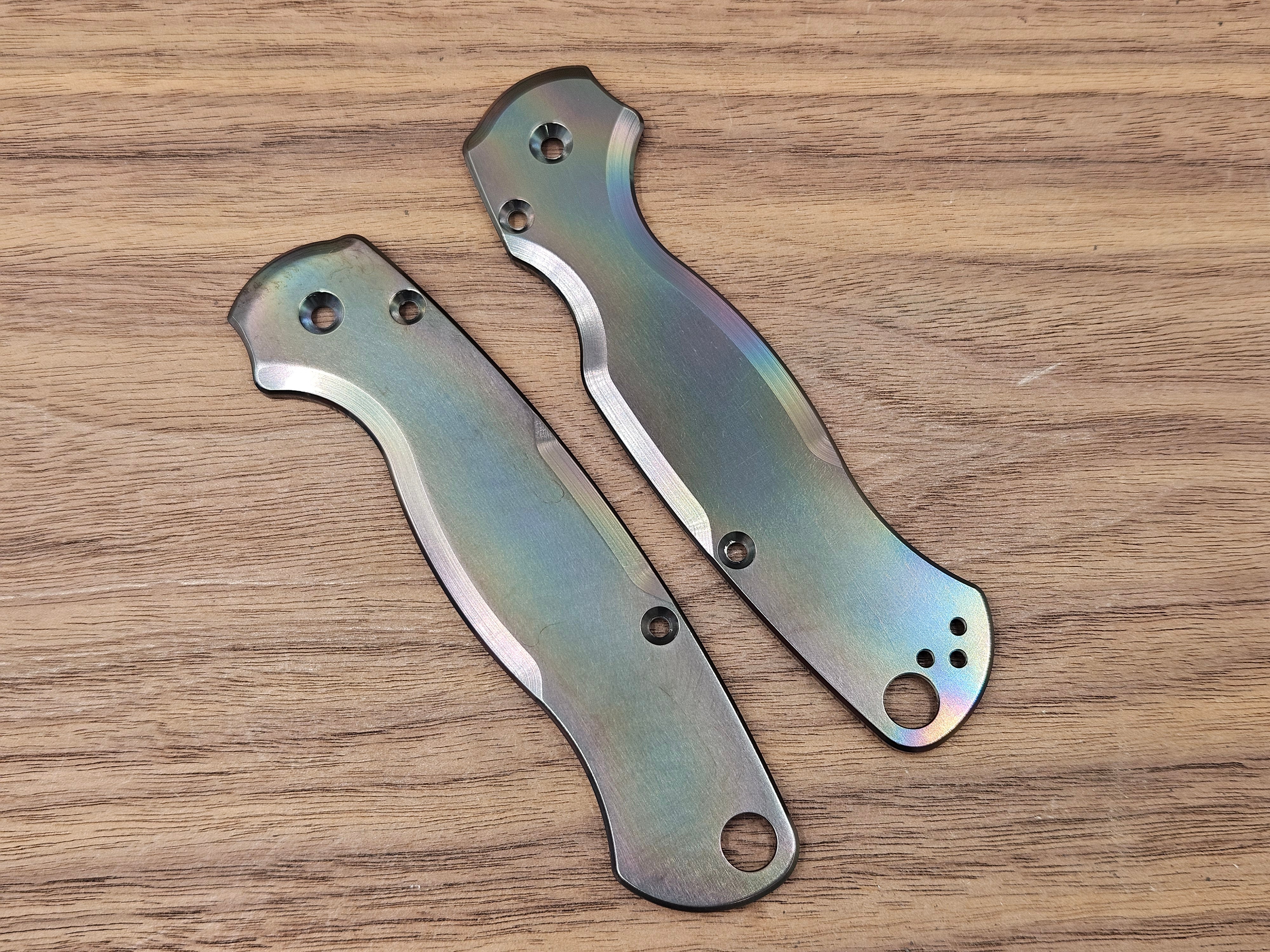 CLR Spyderco Paramilitary 2<br>Zirconium Standard Oil Slick