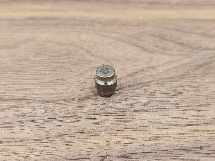 CLR Hole Plug for Spyderco Pm2/Pm3 Zirconium - Compass