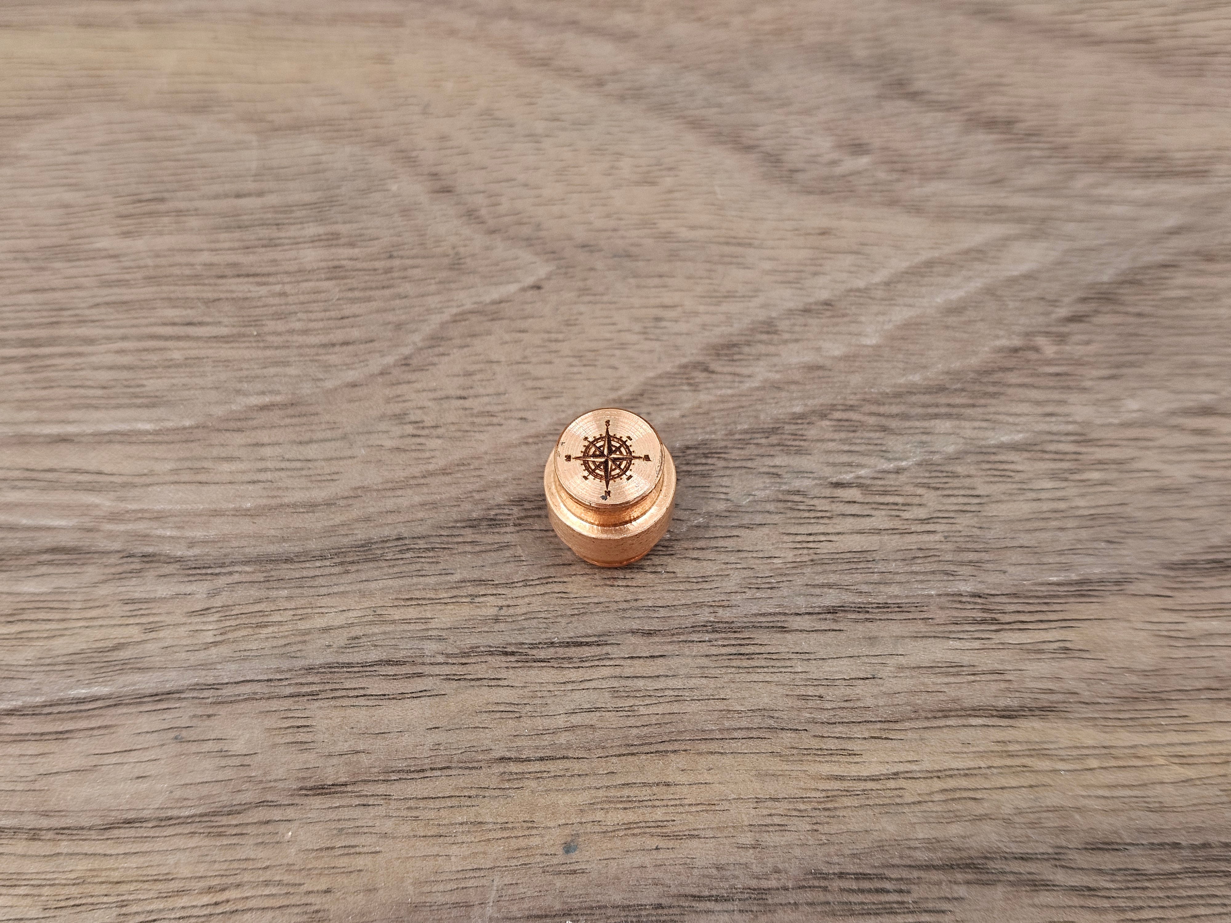 CLR Hole Plug for Spyderco Pm2/Pm3 Copper - Compass