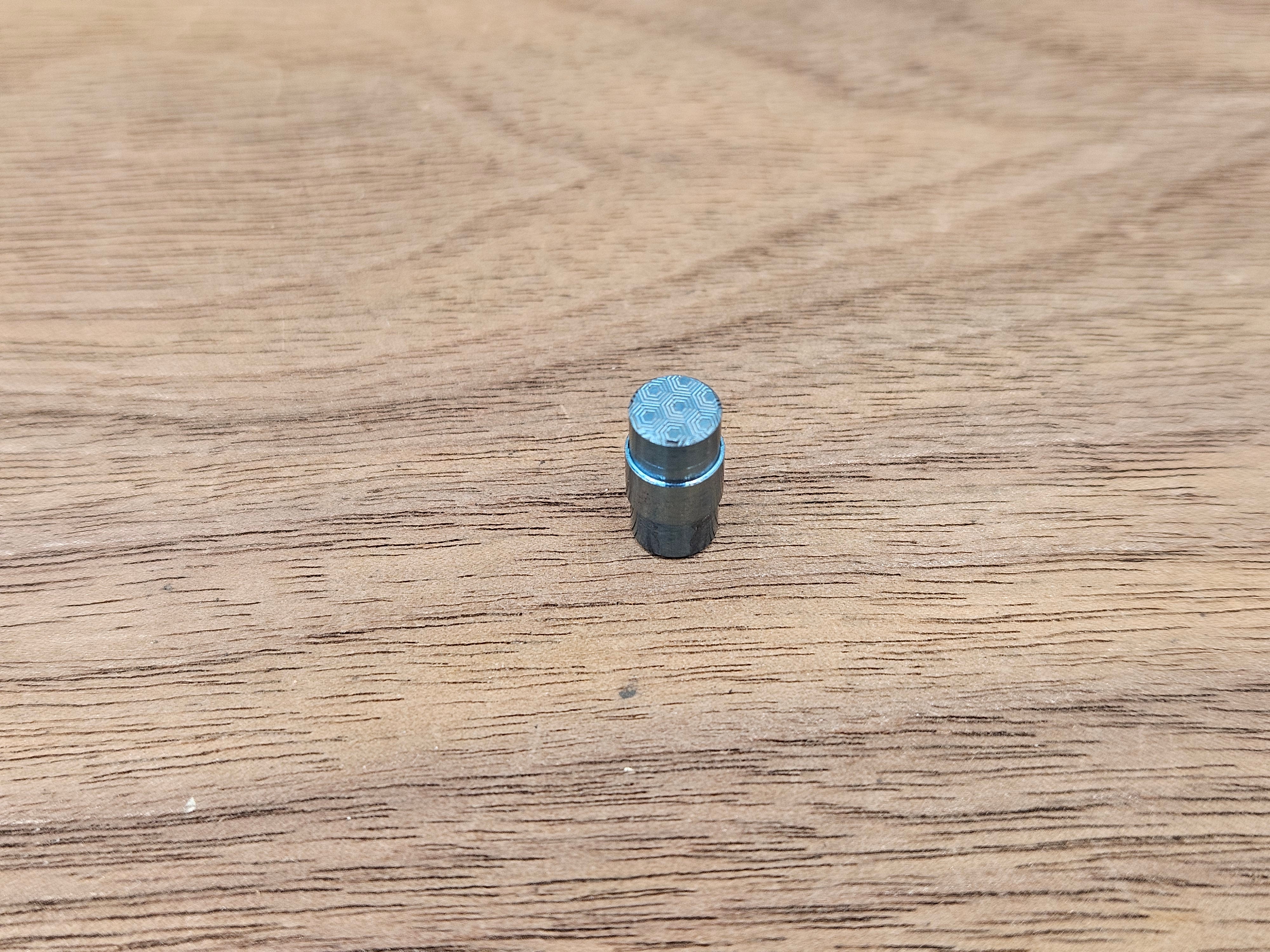 CLR Hole Plug for Spyderco Smock Titanium - Honeycomb Blue ano