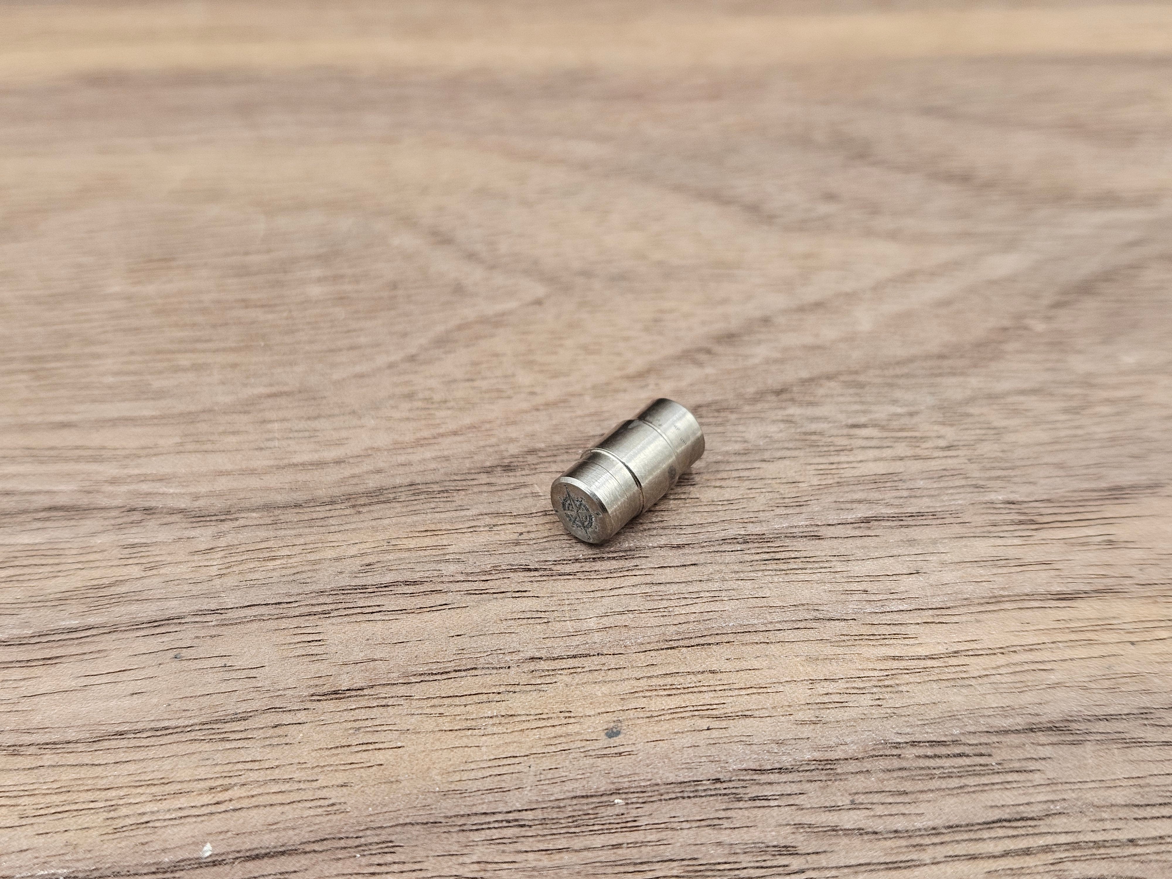 CLR Hole Plug for Spyderco Smock Titanium - Compass lasered
