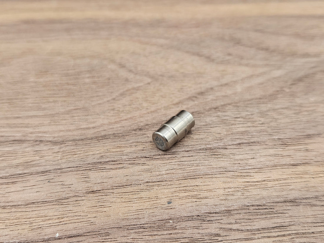 CLR Hole Plug for Spyderco Smock Titanium - Compass lasered