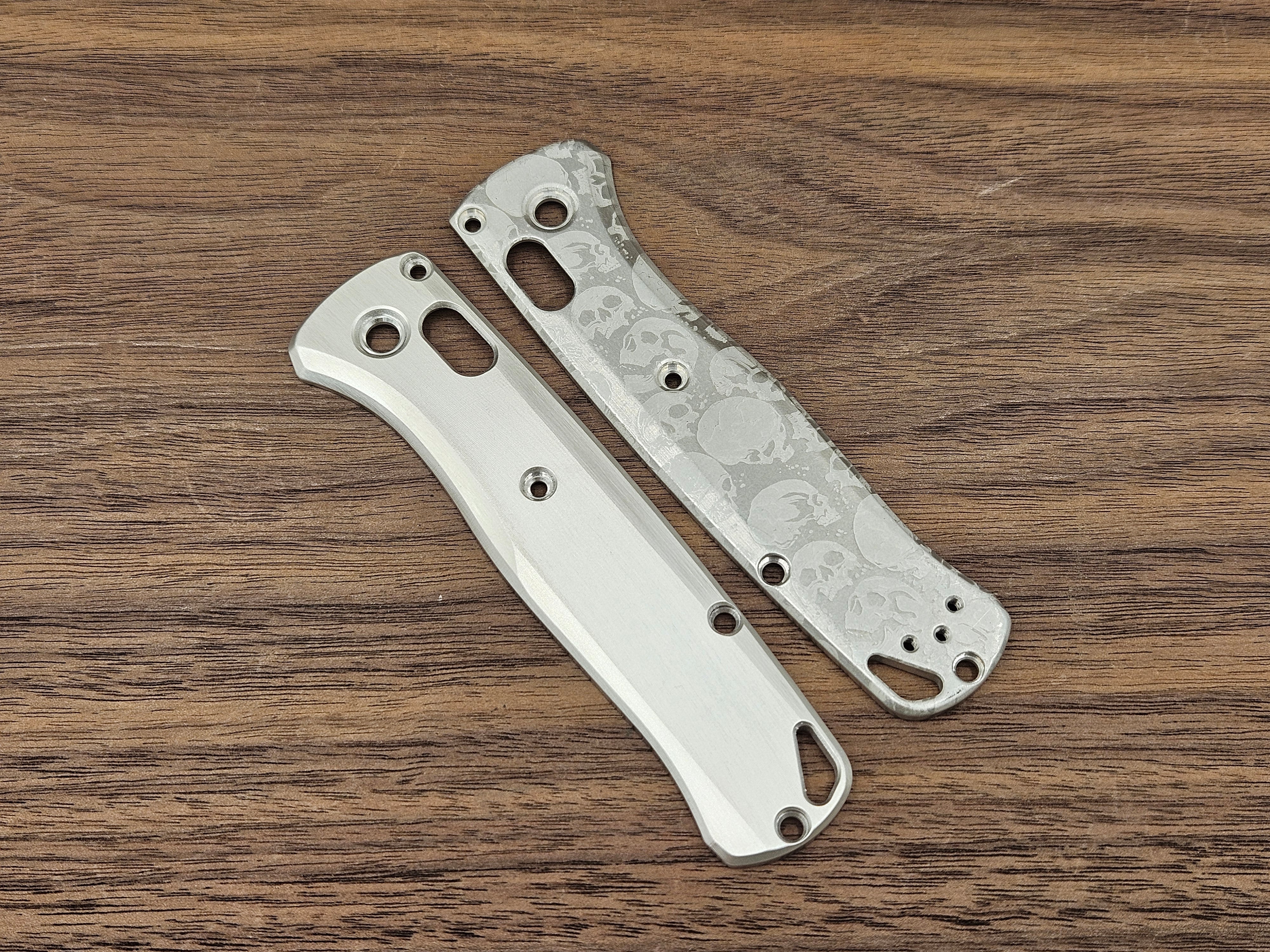 CLR Benchmade Bugout Scales Aluminum Standard - Skull lasering