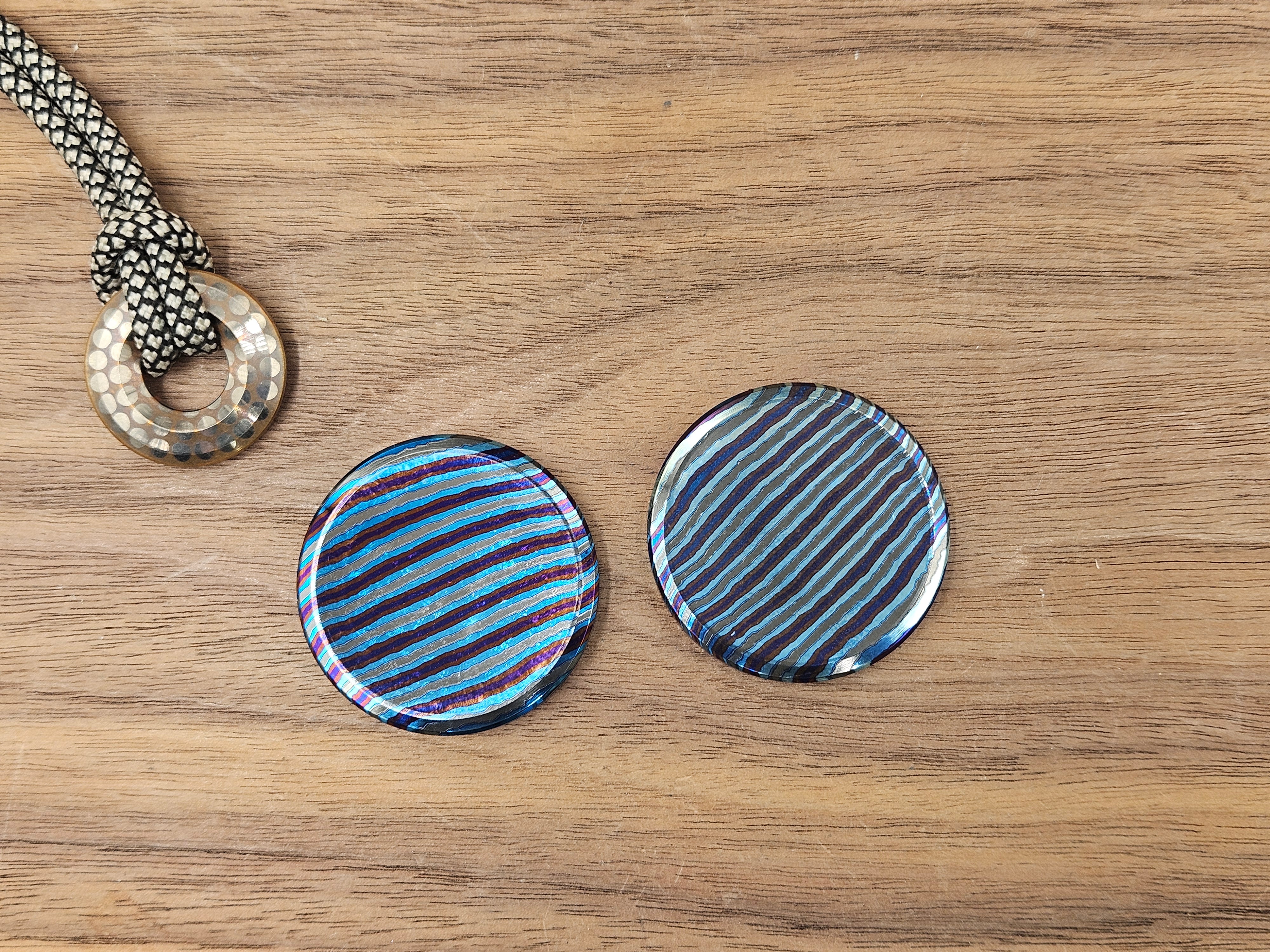 Haptic Coin ZircuTi Twist Clicky