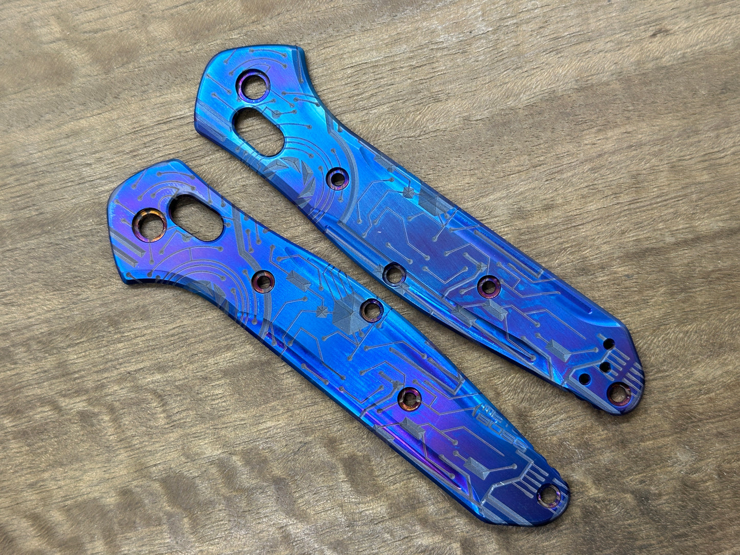 Flamed CIRCUIT BOARD engraved Titanium Scales for Benchmade 940 Osborne