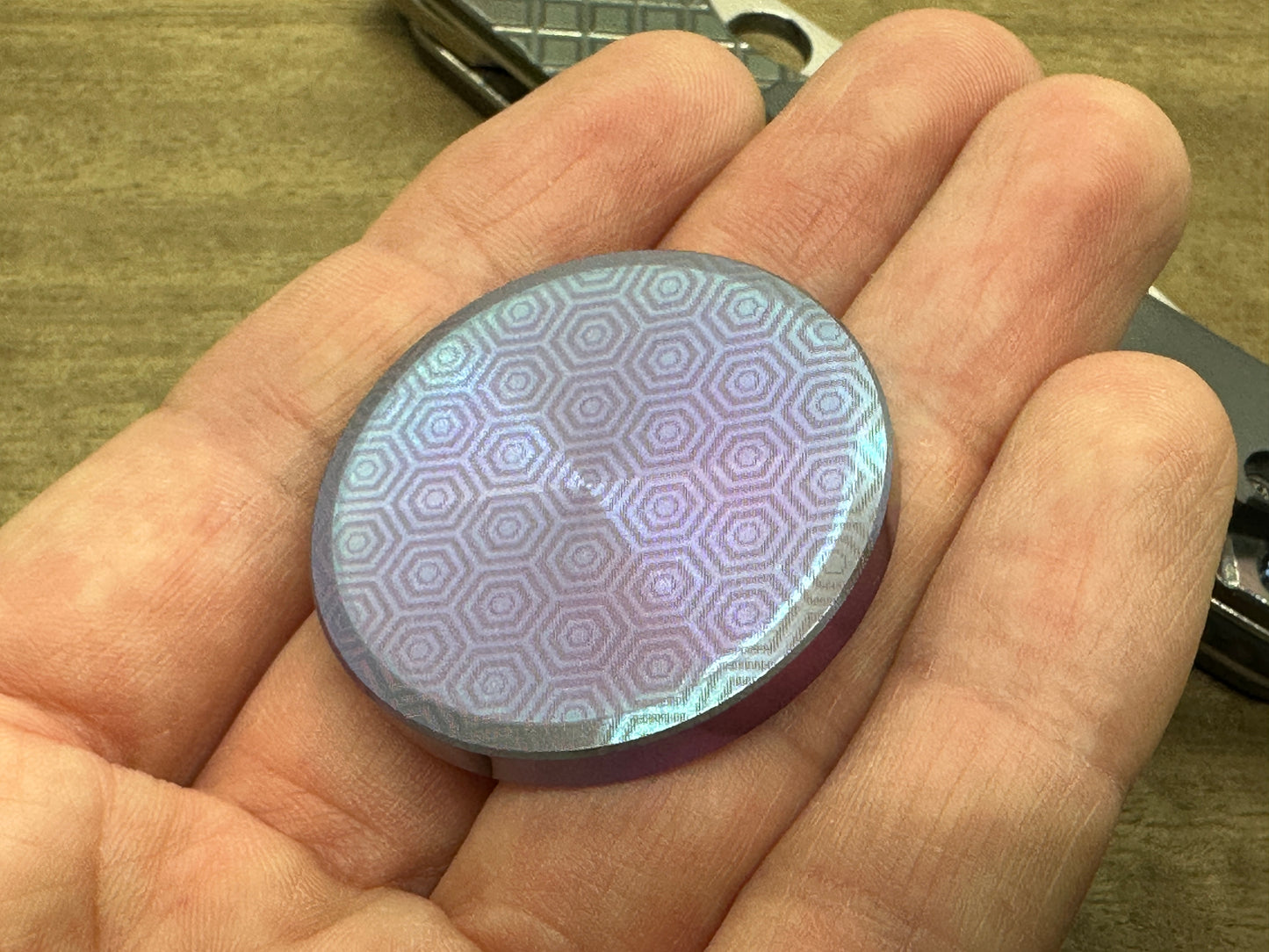 4 sizes Flamed HONEYCOMB engraved Titanium Worry Coin