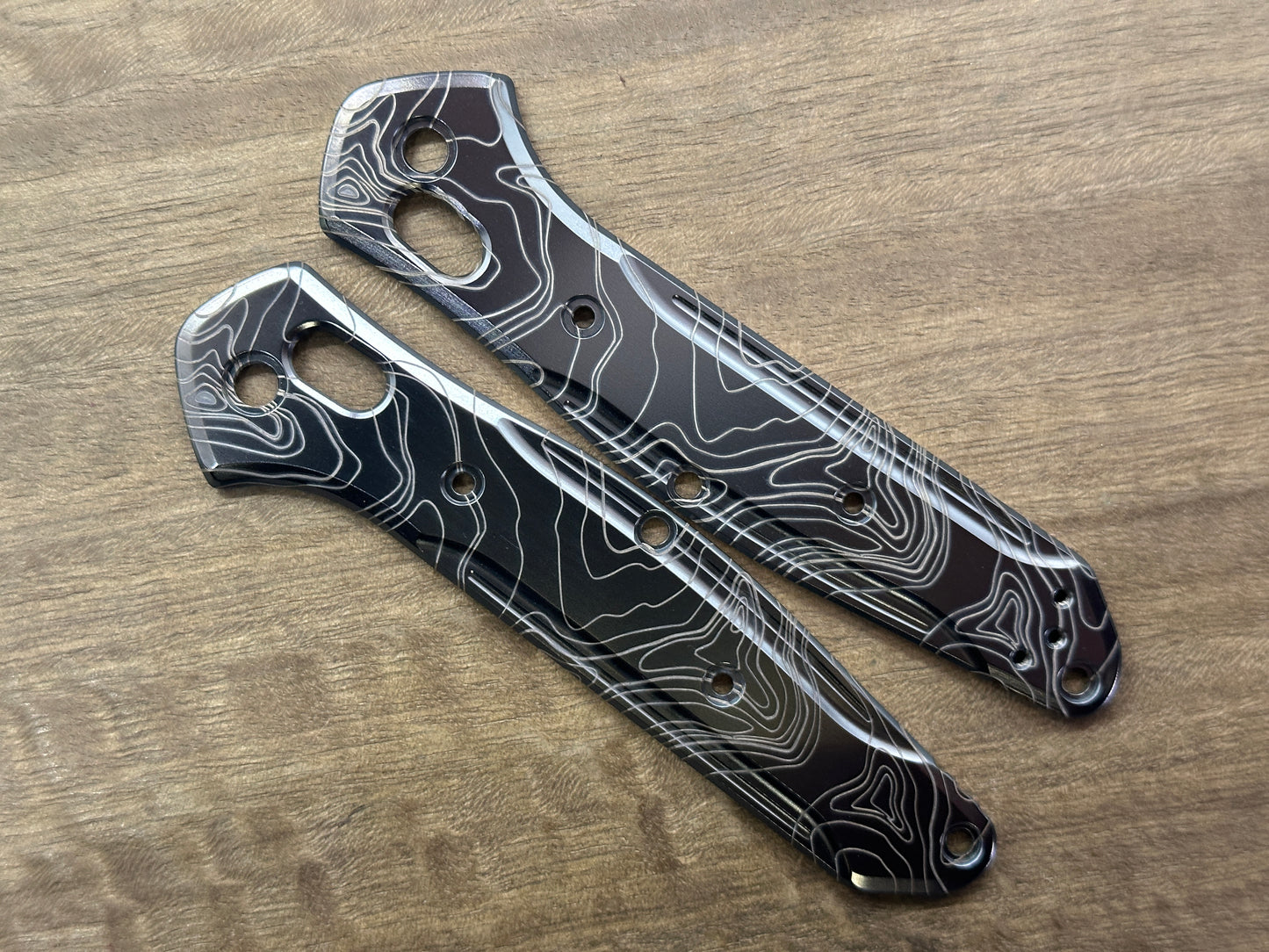 Black TOPO engraved Titanium Scales for Benchmade 940 Osborne