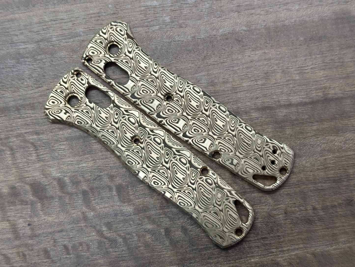 Dama AEG pattern engraved Brass Scales for Benchmade Bugout 535