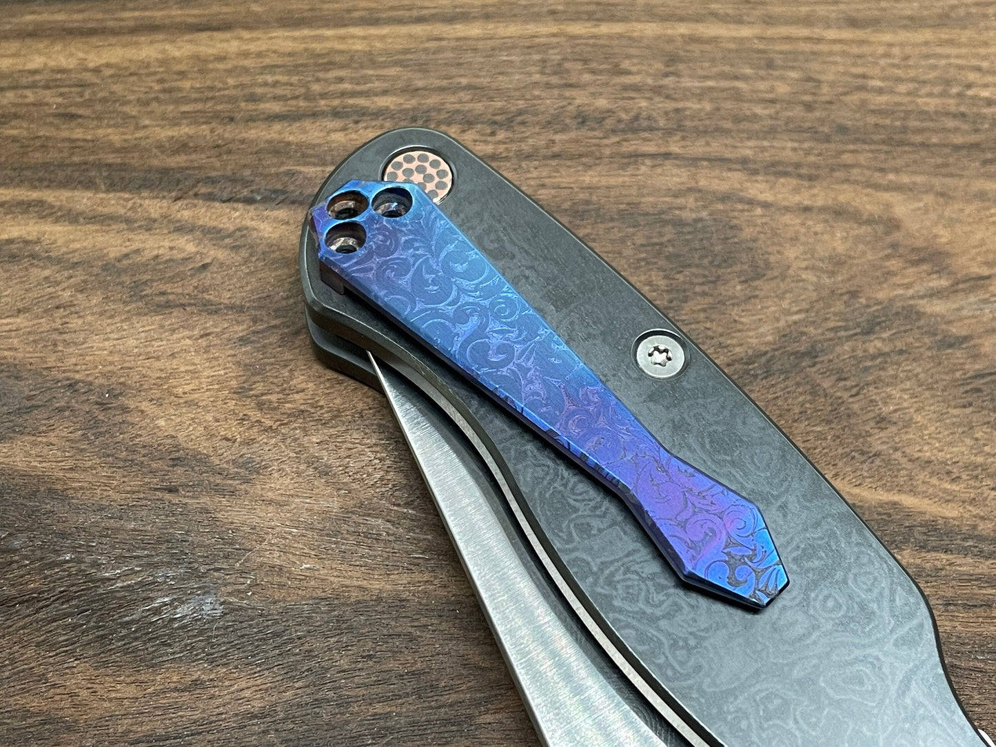 Flamed VICTORIA engraved Dmd Titanium CLIP for most Spyderco models