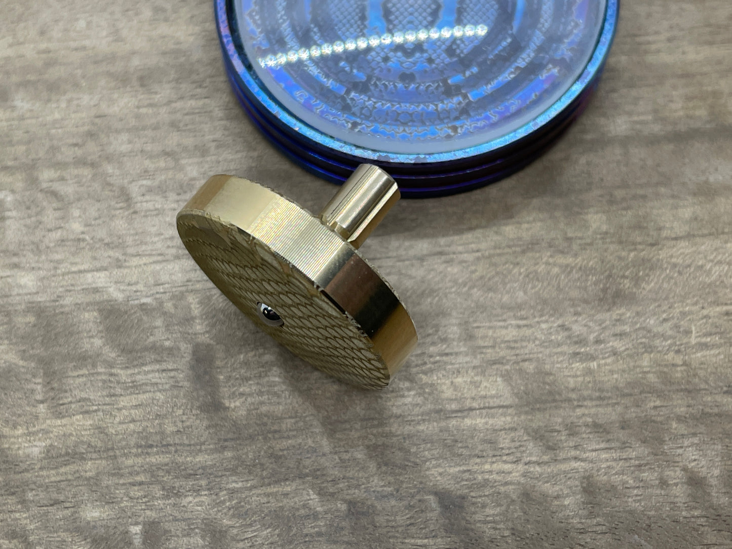 DRAGONSKIN Bronze Spinning Top PERFORMER