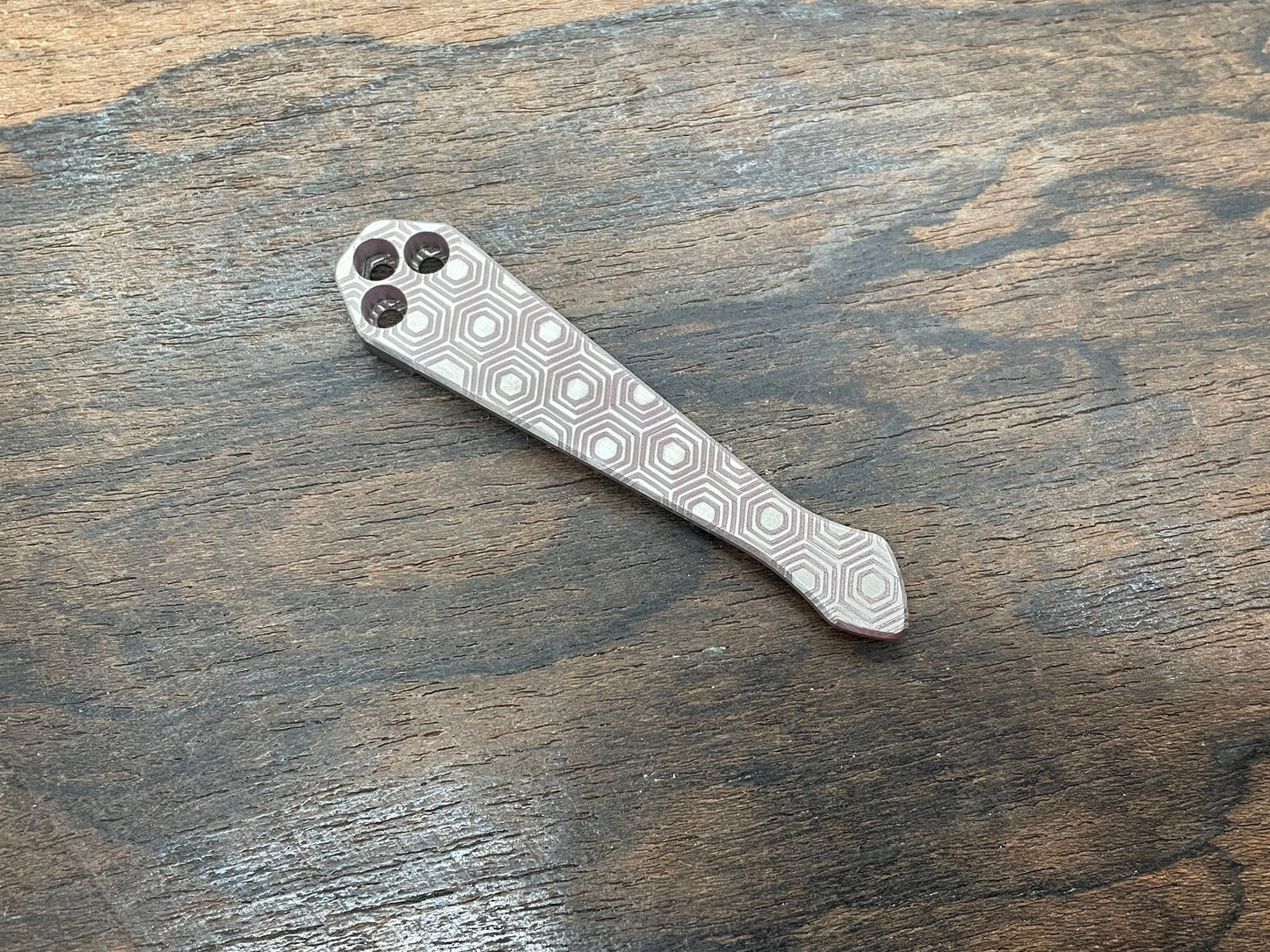 Flamed HONEYCOMB engraved SPIDY Titanium CLIP for most Spyderco models