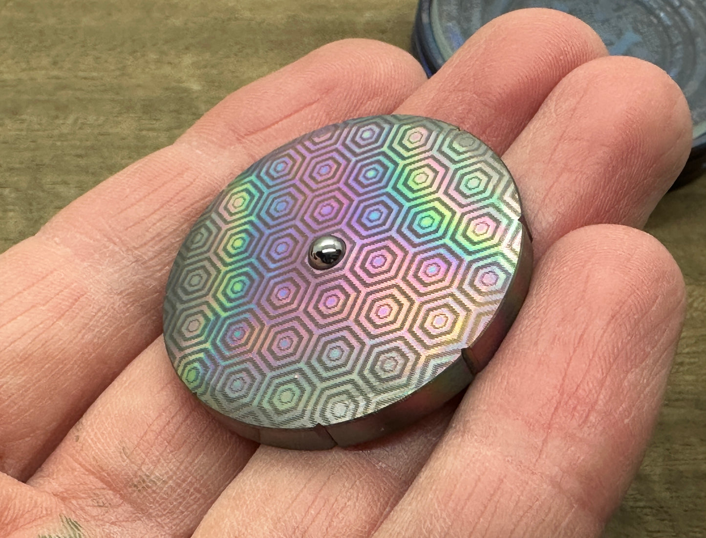 Oil Slick Honeycomb Titanium Spinning Worry Coin Spinning Top