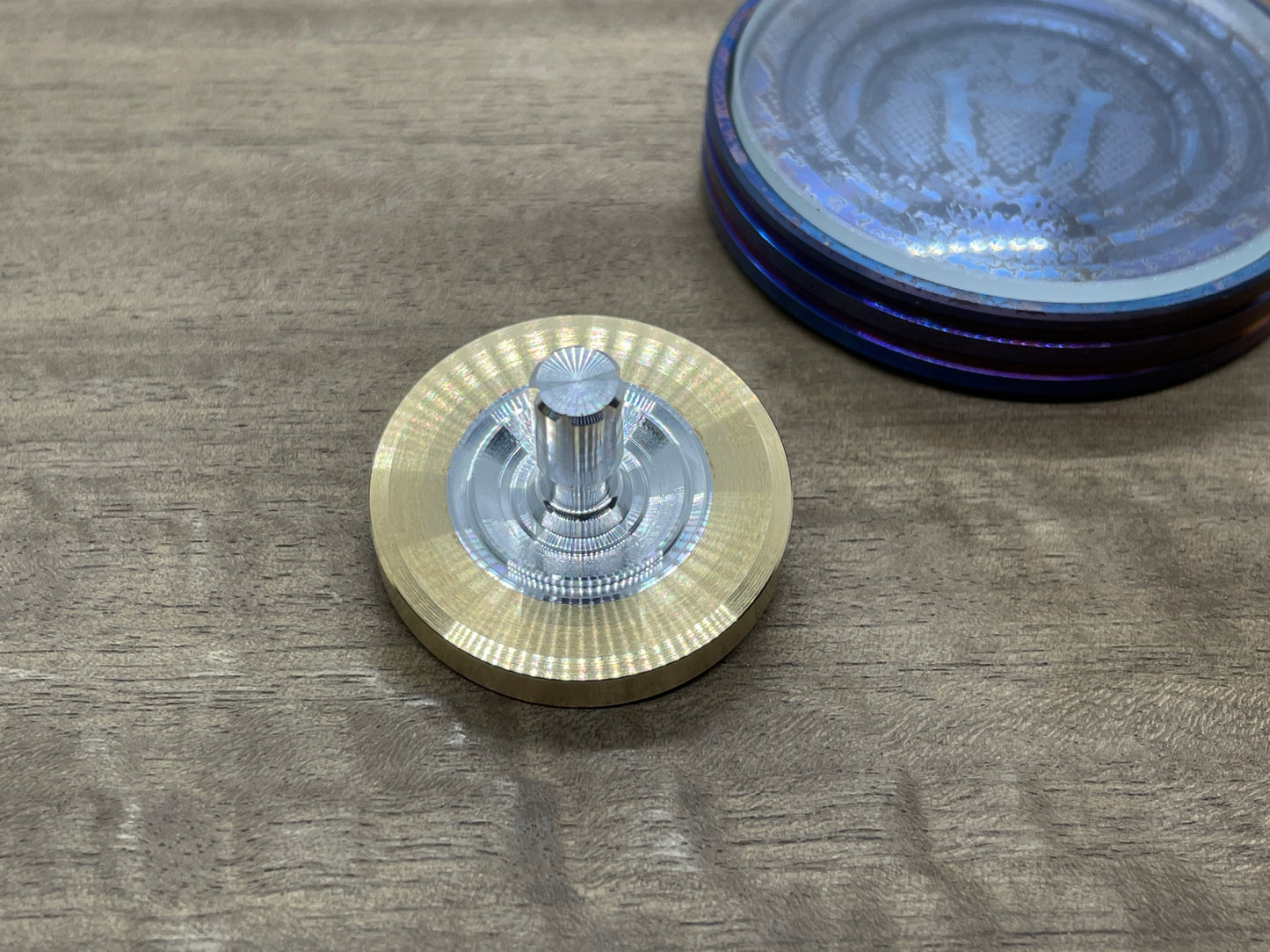 Grooved Brass stem Spinning Top PERFORMER - Alu Aerospace stem