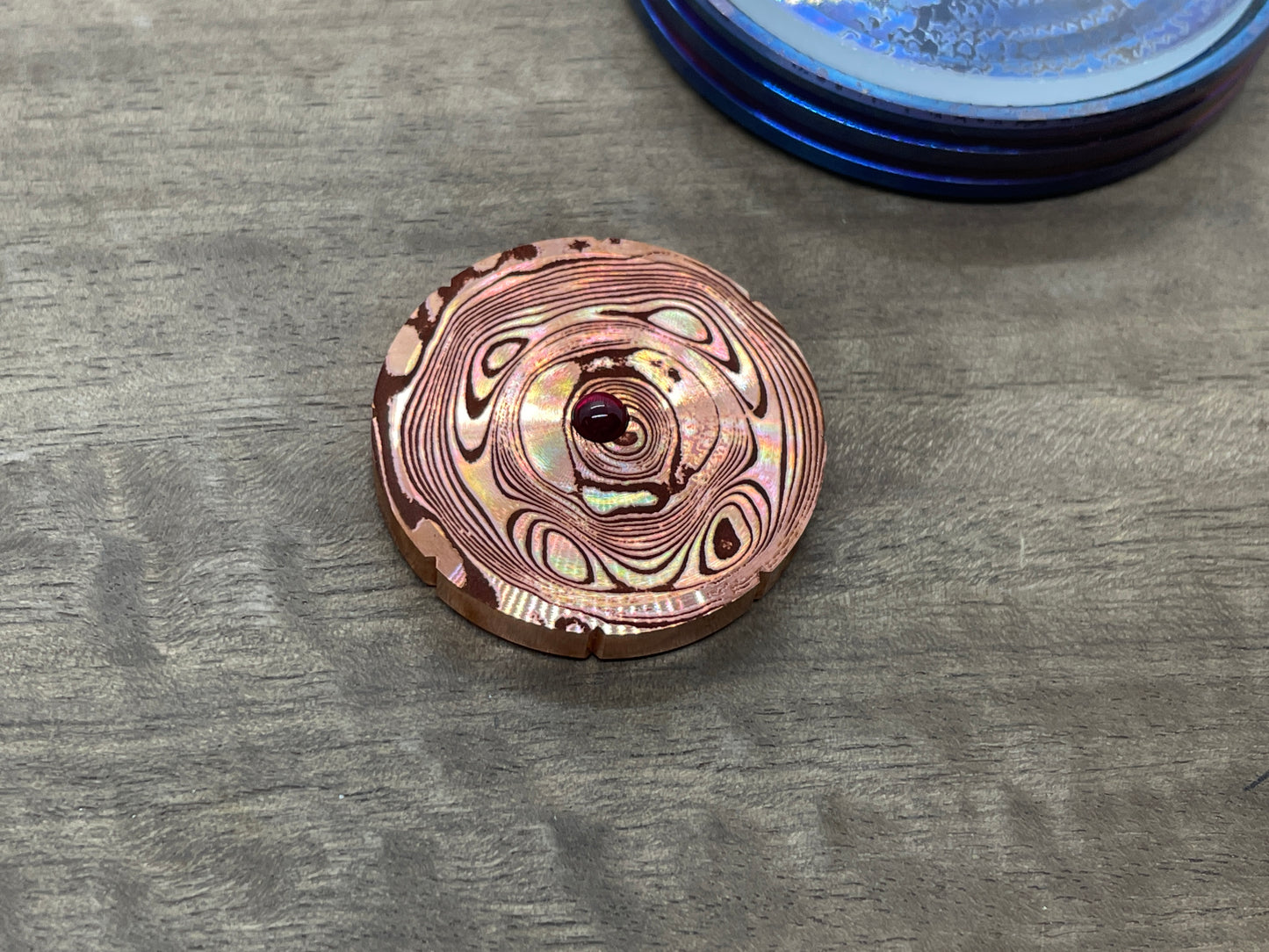 Dama BEAR pattern engraved Copper Spinning Worry Coin Spinning Top