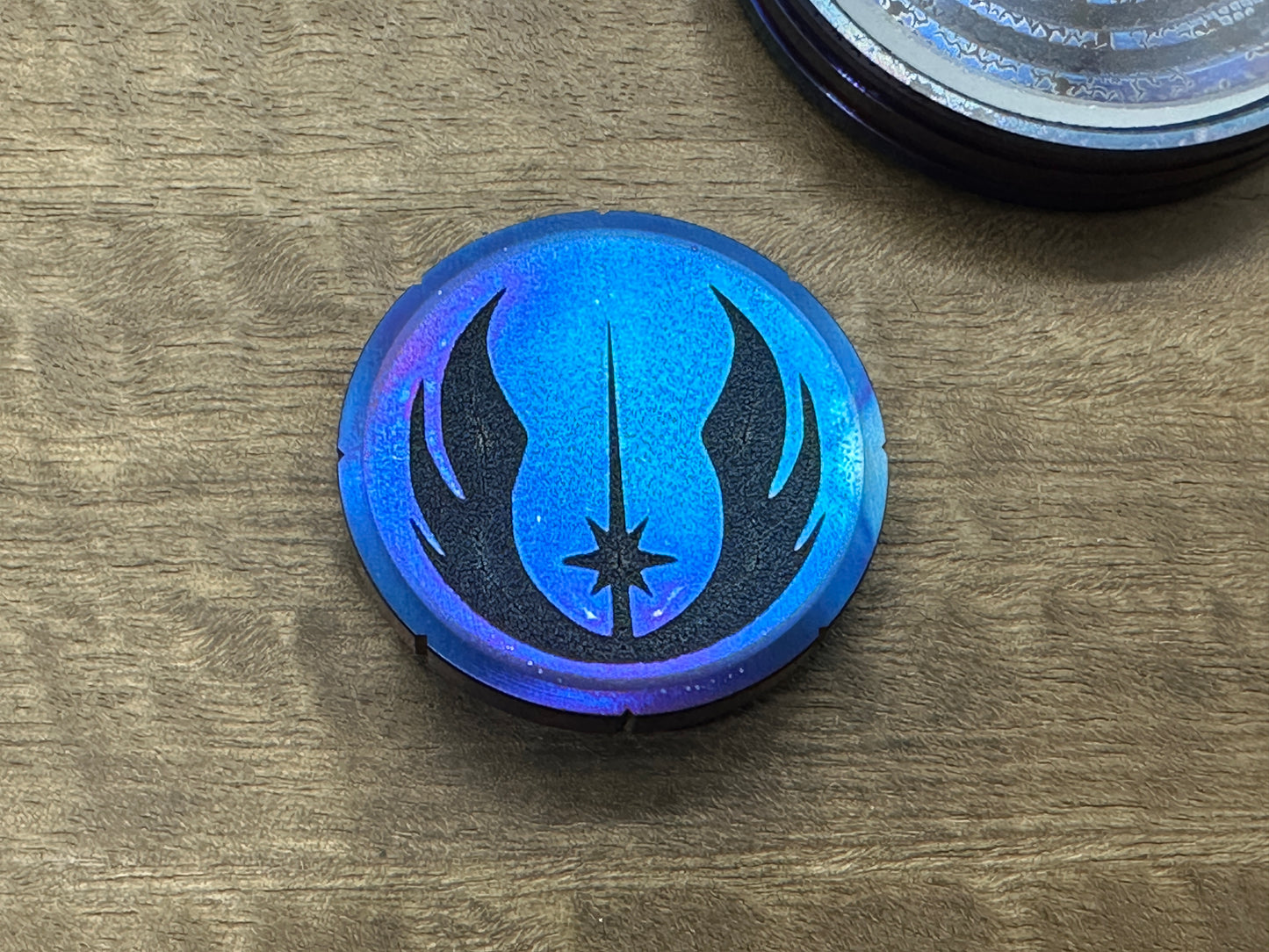 Flamed JEDI Dama LADDER pattern engraved Titanium Spinning Top Worry coin