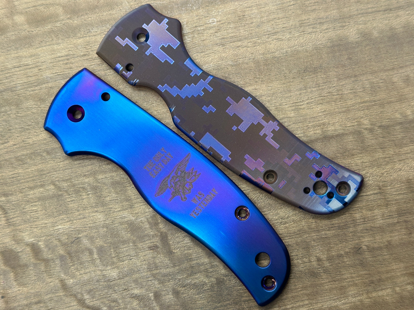 US NAVY Seals The only easy day was yesterday Flamed Titanium Scales for SHAMAN Spyderco