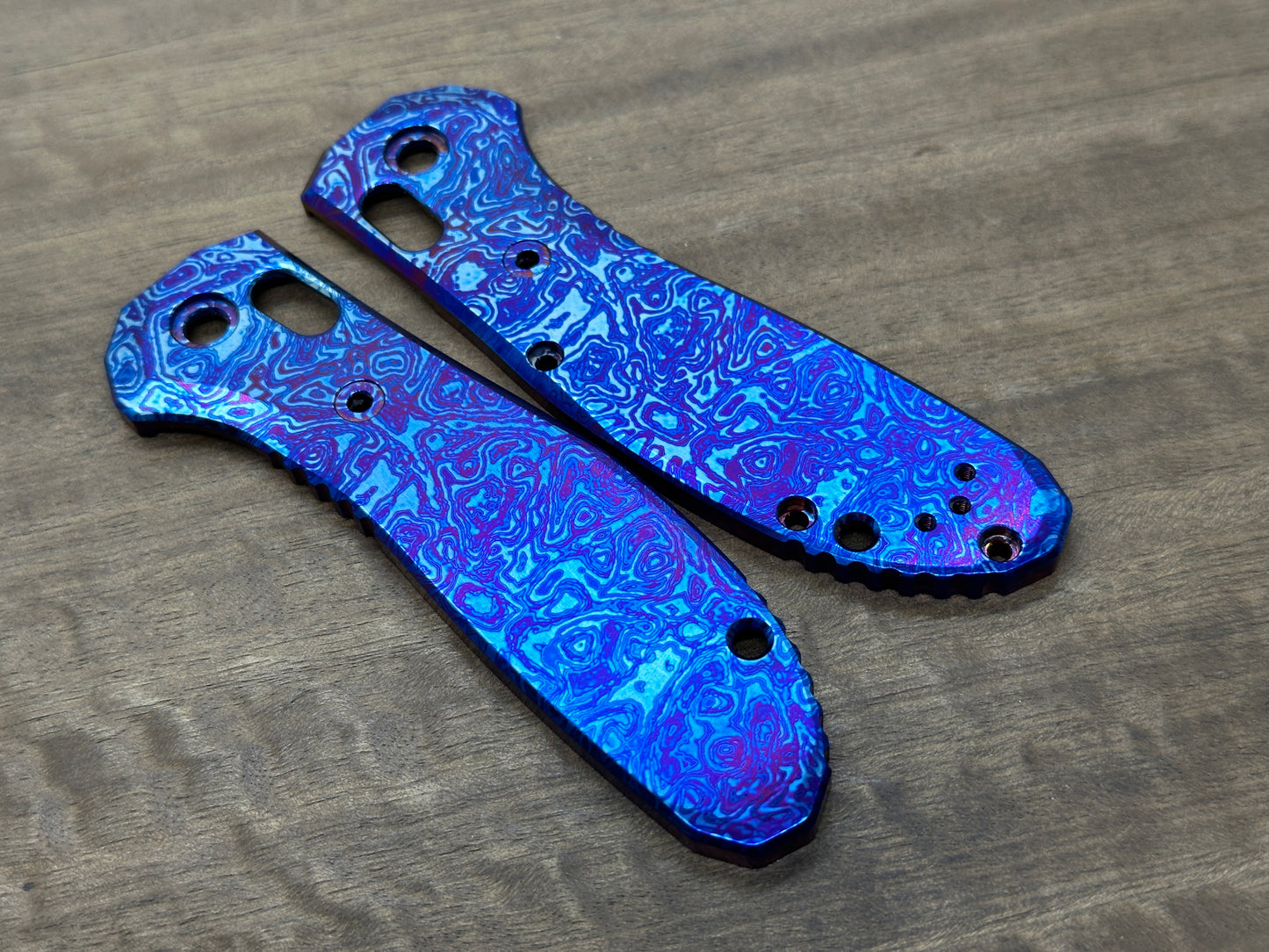 Flamed ALIEN engraved Titanium Scales for Benchmade GRIPTILIAN 551 & 550