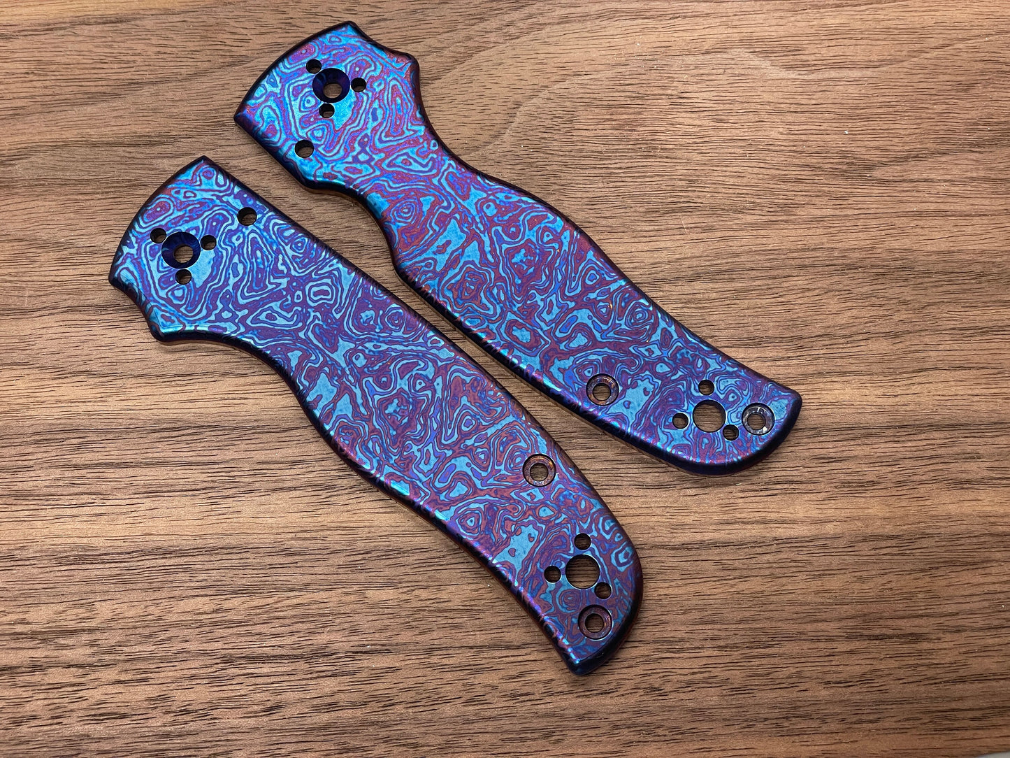 Flamed ALIEN heat ano engraved Titanium Scales for SHAMAN Spyderco