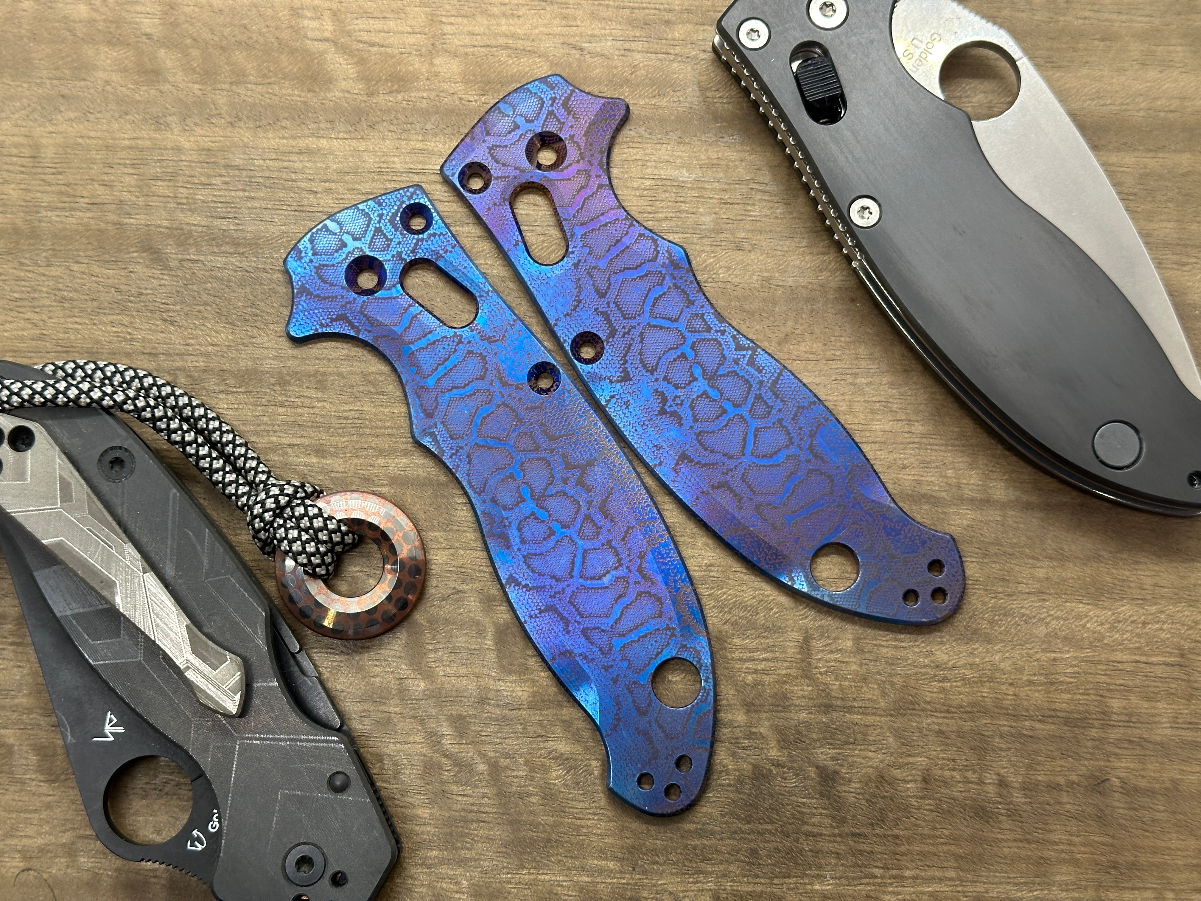 Flamed REPTILIAN engraved Titanium scales for Spyderco MANIX 2
