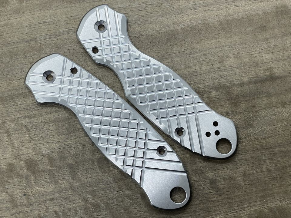 Spyderco Paramilitary 3<br>Titanium Frag