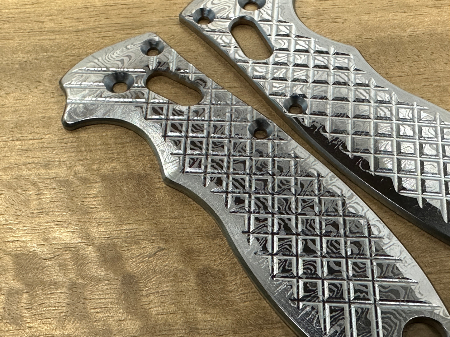 Black RIPPLE engraved FRAG milled Titanium Scales for Spyderco MANIX 2