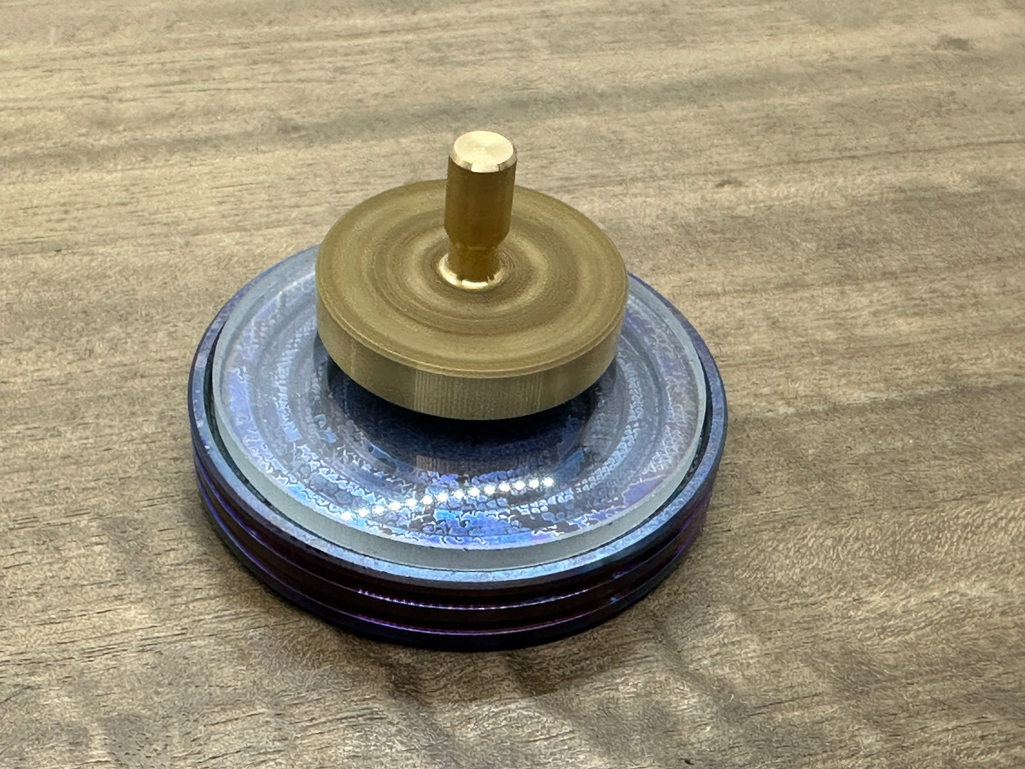 HONEYCOMB engraved Brass PERFORMER Spinning Top