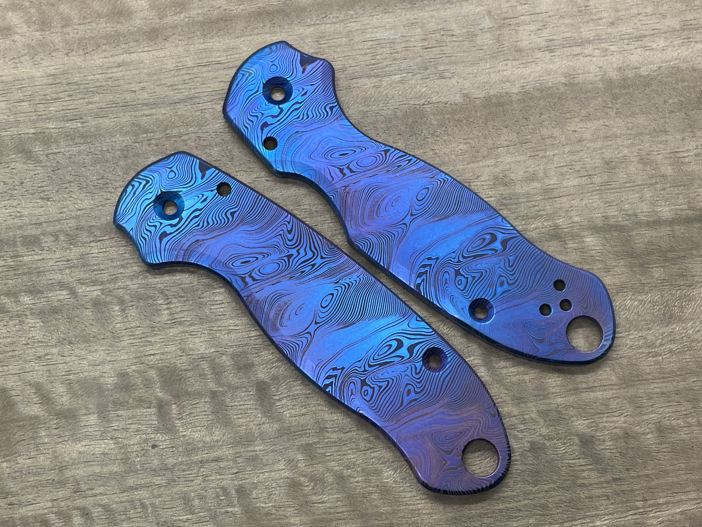 Dama TWIST Flamed Titanium Scales for Spyderco Para 3