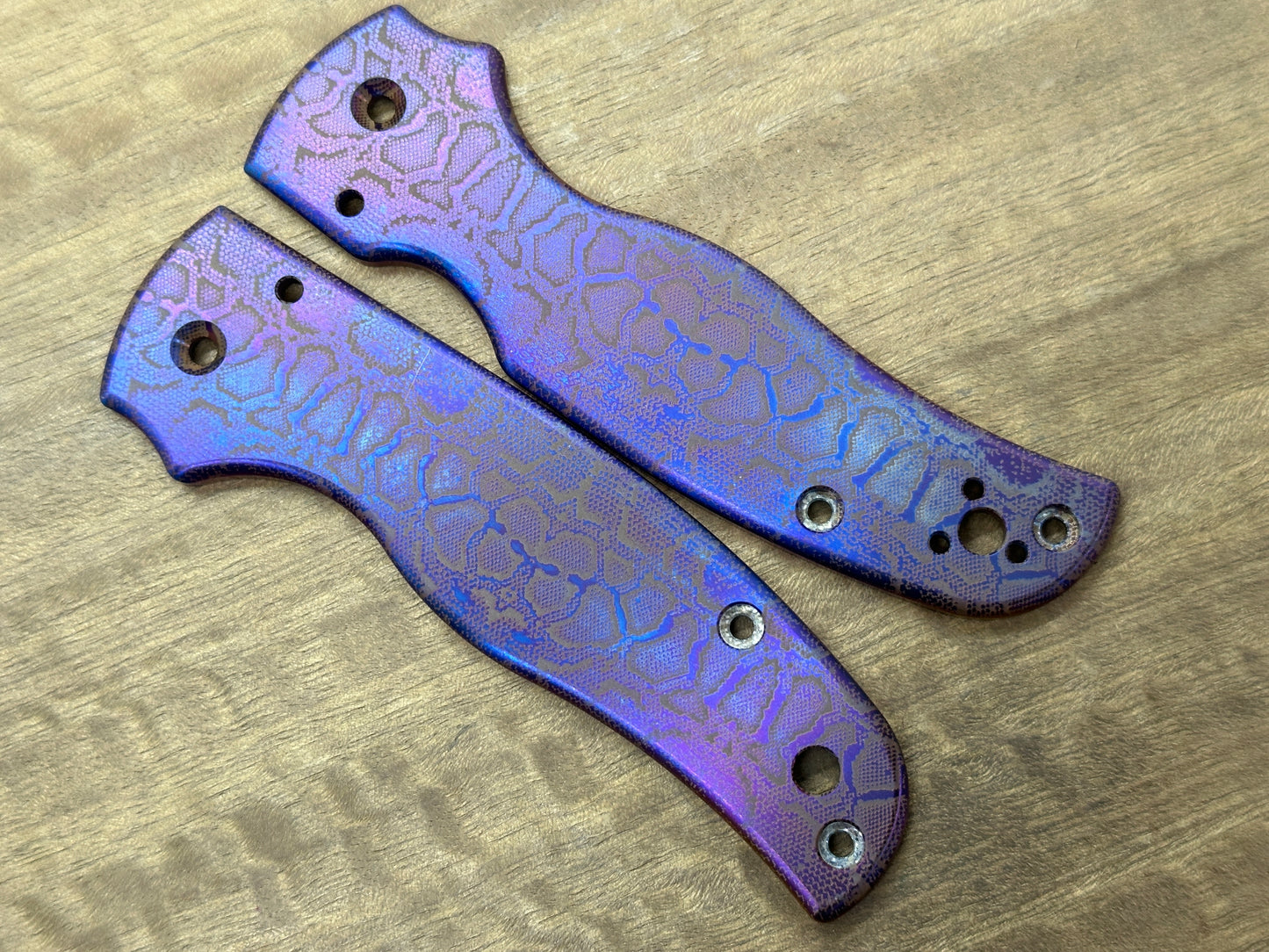 Flamed REPTILIAN engraved Titanium Scales for SHAMAN Spyderco