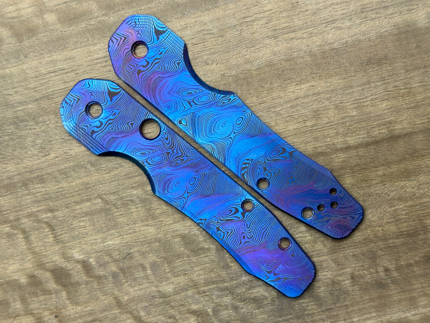 Dama TWIST pattern engraved Flamed Titanium Scales for Spyderco SMOCK