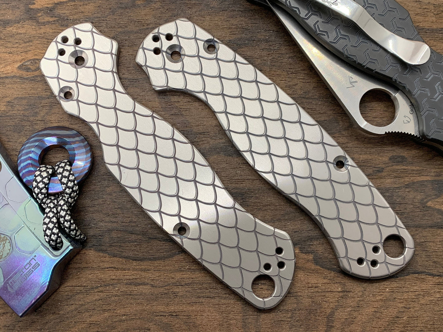 DRAGONSKIN Engraved Titanium scales for Spyderco Paramilitary 2 PM2