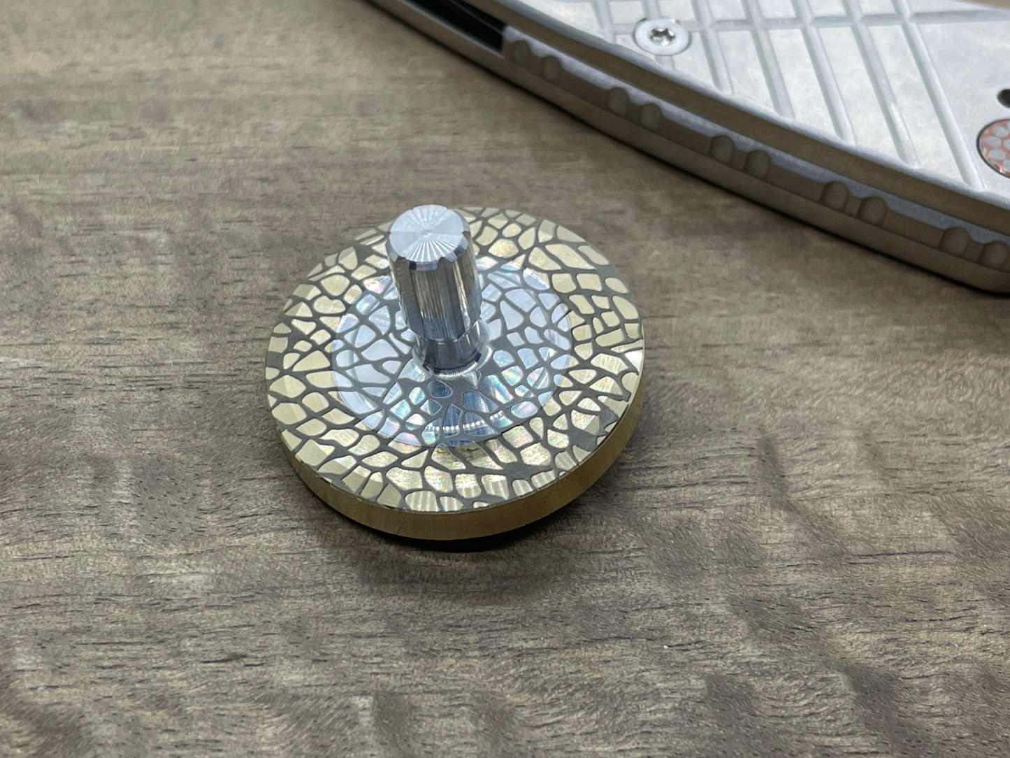 NEBULA Brass Spinning Top PERFORMER - Alu Aerospace stem