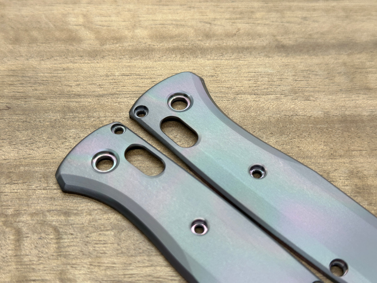 OIL SLICK Brushed Zirconium Scales for Benchmade Bugout 535
