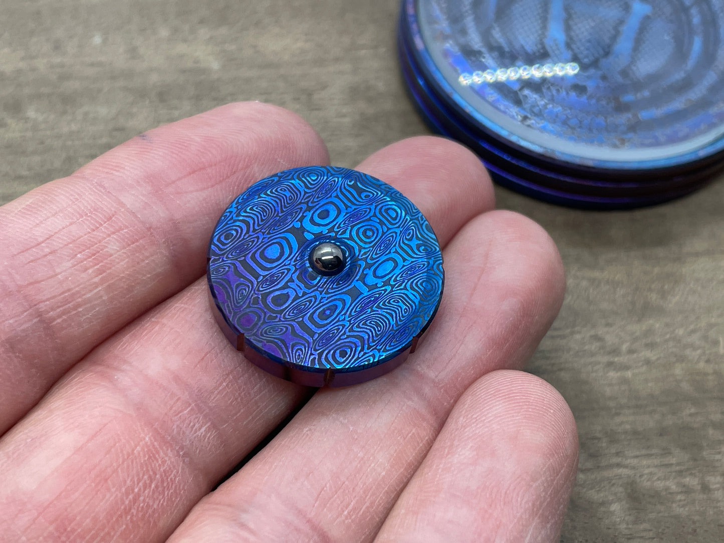 Flamed Dama LADDER pattern engraved Titanium Spinning Worry Coin Spinning Top