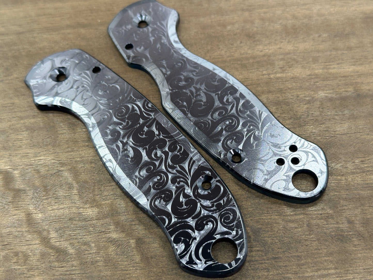 VICTORIA Black engraved Titanium Scales for Spyderco Para 3