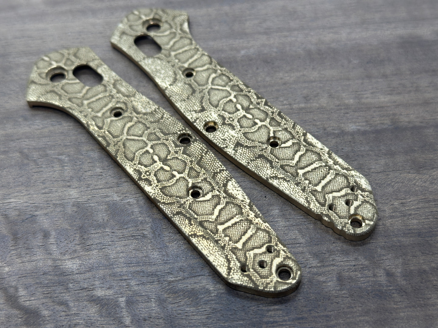 REPTILIAN engraved Brass Scales for Benchmade 940 Osborne