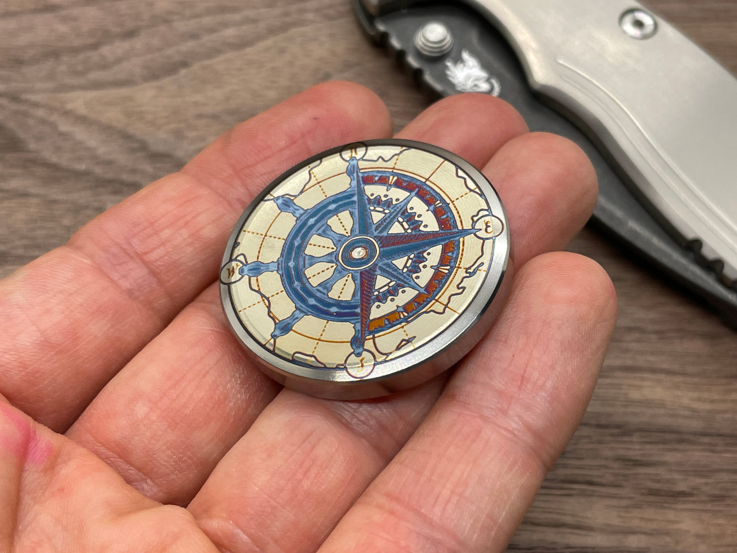 4 sizes Compass Shipwheel Heat ano engraved Titanium Worry Coin