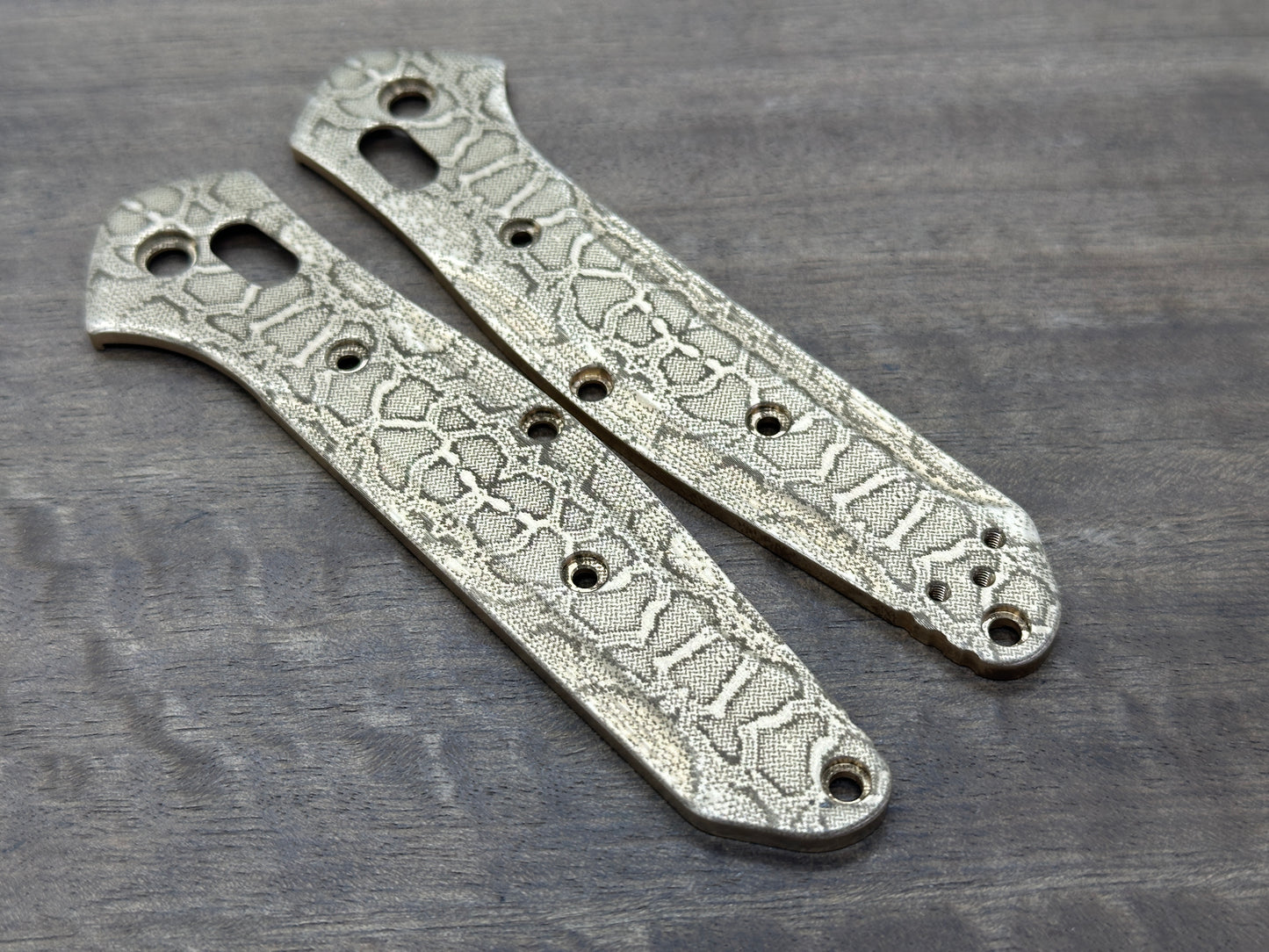 REPTILIAN engraved Brass Scales for Benchmade 940 Osborne