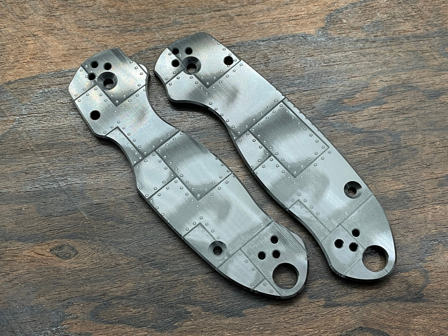 RIVETED AIRPLANE Zirconium Scales for Spyderco Para 3