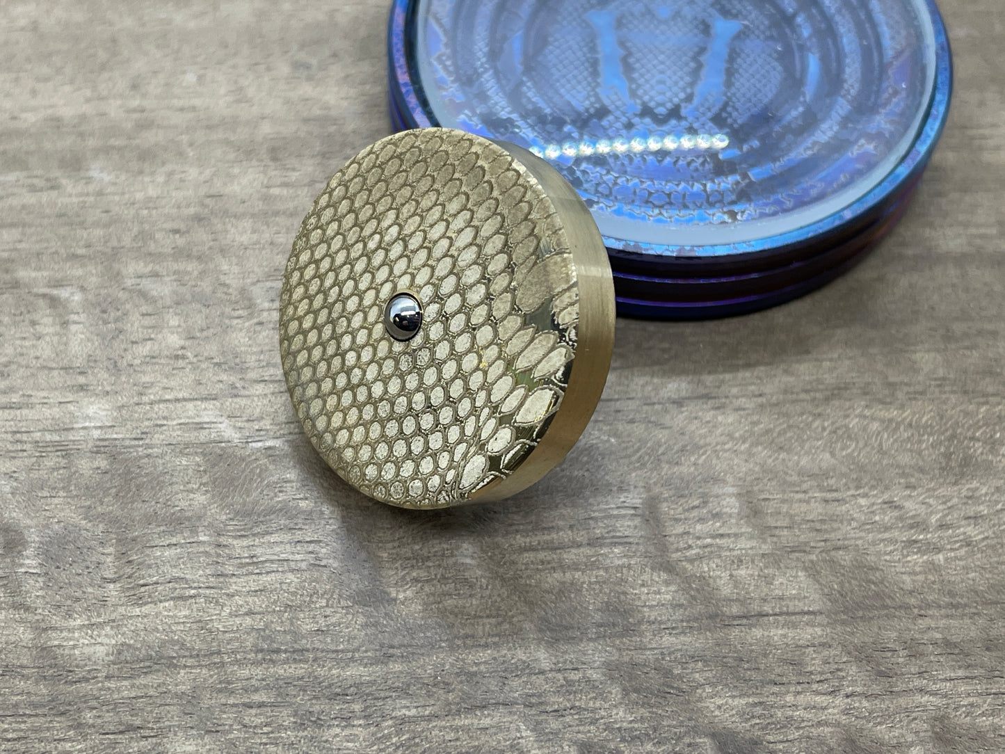 DRAGONSKIN Bronze Spinning Top PERFORMER