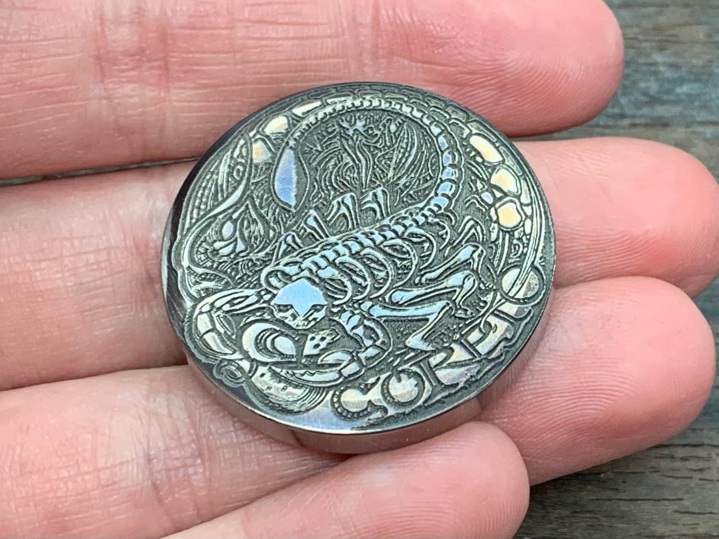 4 sizes SCORPIO engraved Titanium Worry Coin Challenge Coin