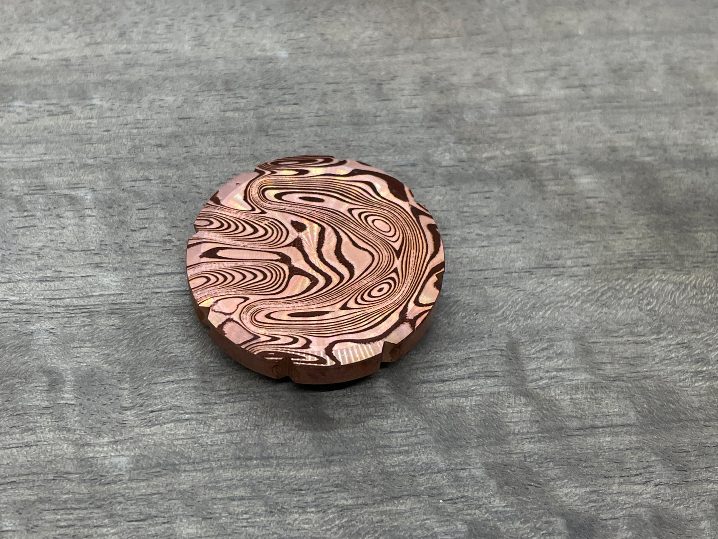 Dama FISH pattern engraved Copper Spinning Worry Coin Spinning Top