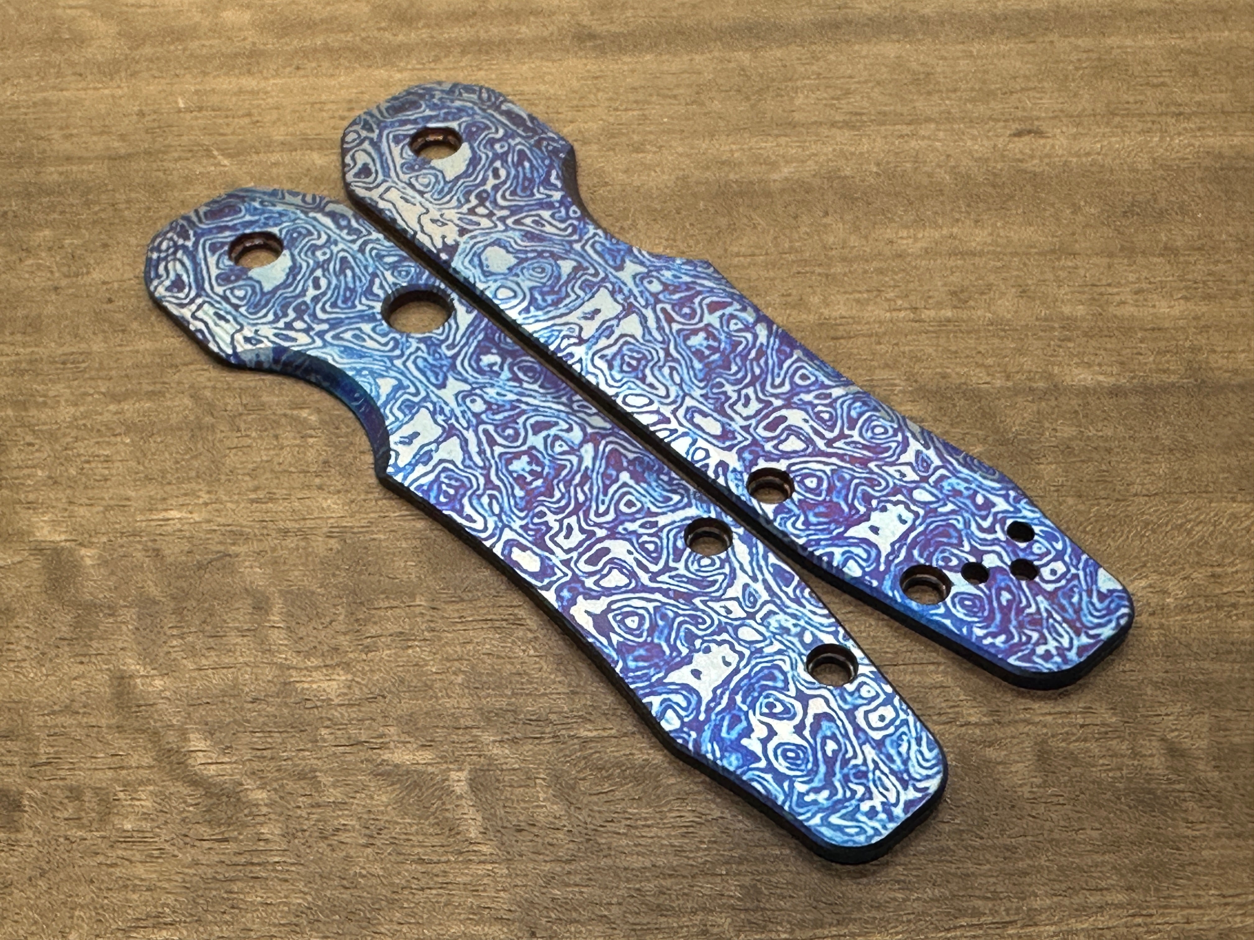 Blue Purple ALIEN Heat ano engrv Titanium Scales for Spyderco SMOCK