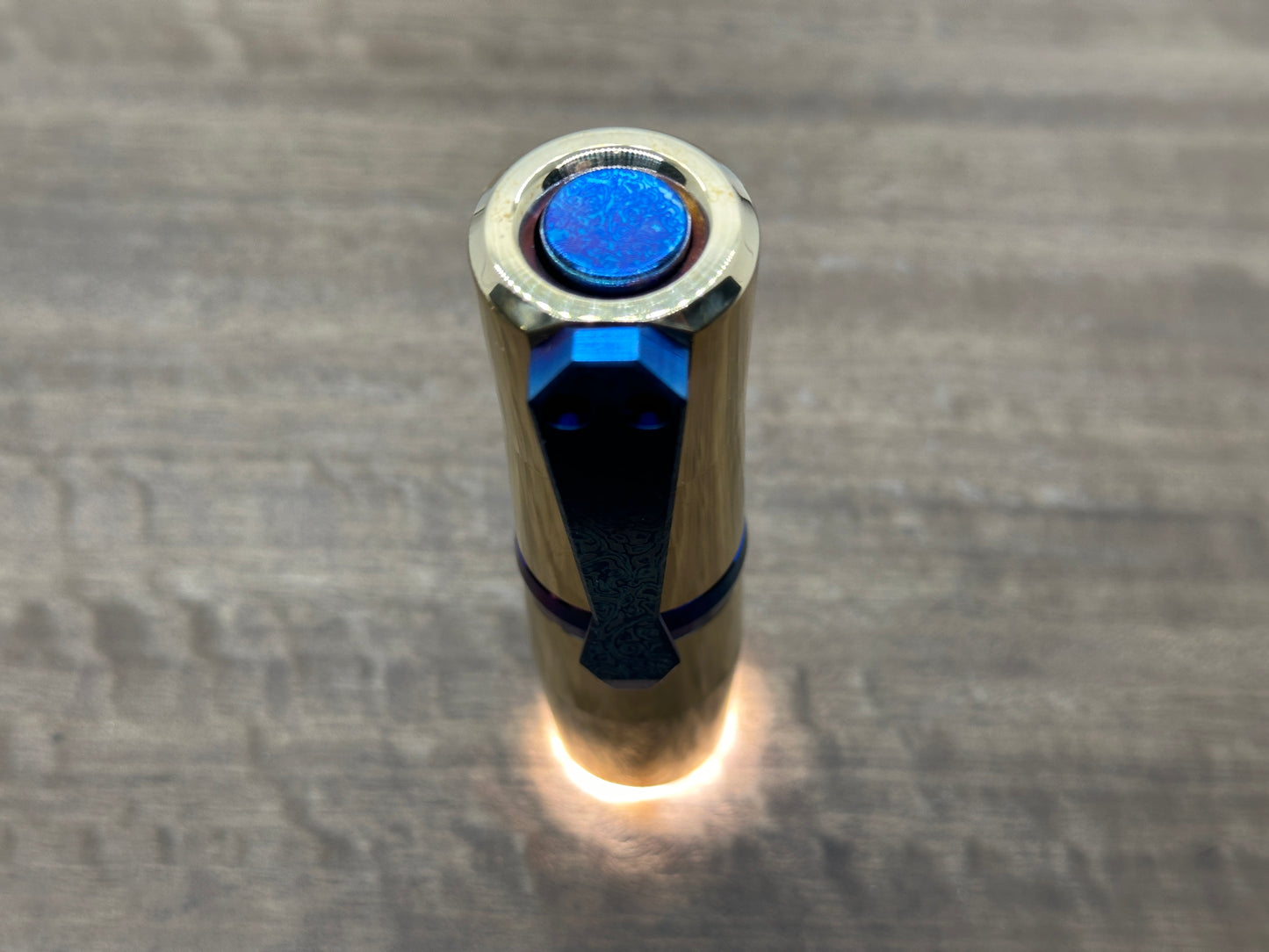 EDC FLASHLIGHT Brass ALIEN Flamed Titanium