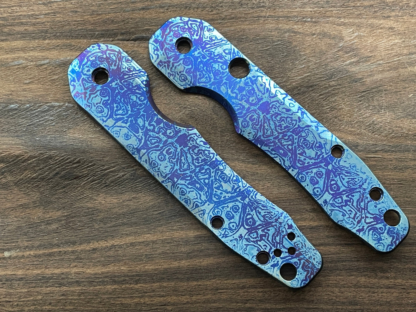 Blue ALIEN Heat ano engrv Titanium Scales for Spyderco SMOCK