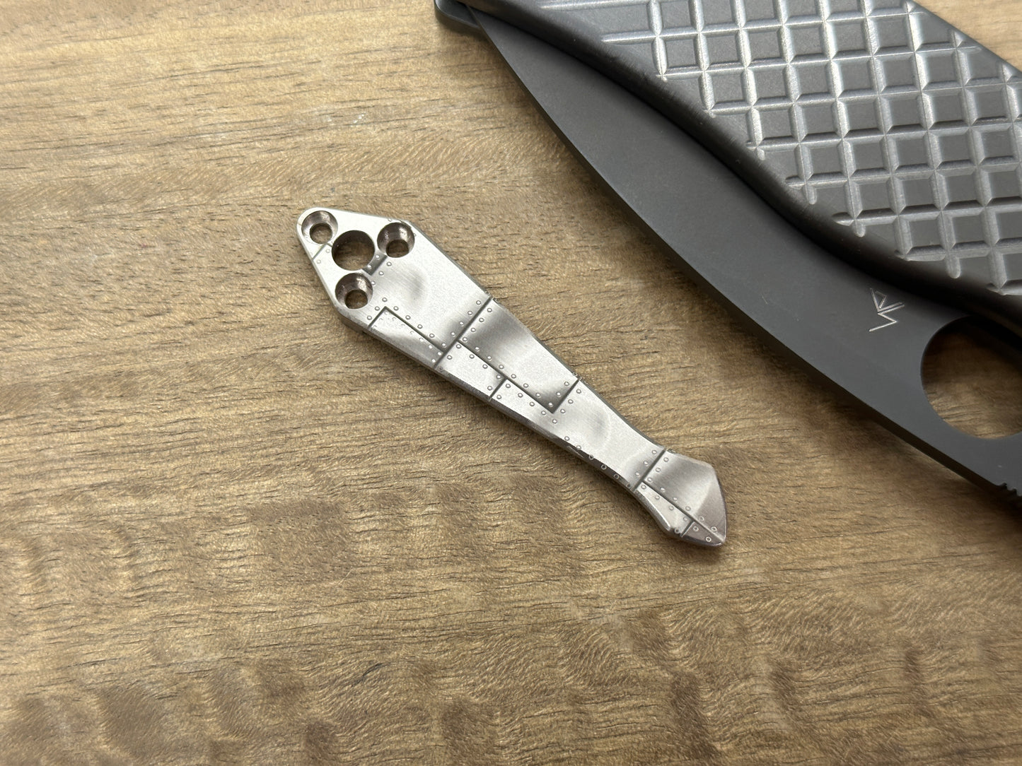 RIVETED AIRPLANE engraved Spidy Titanium Clip for SHAMAN Spyderco