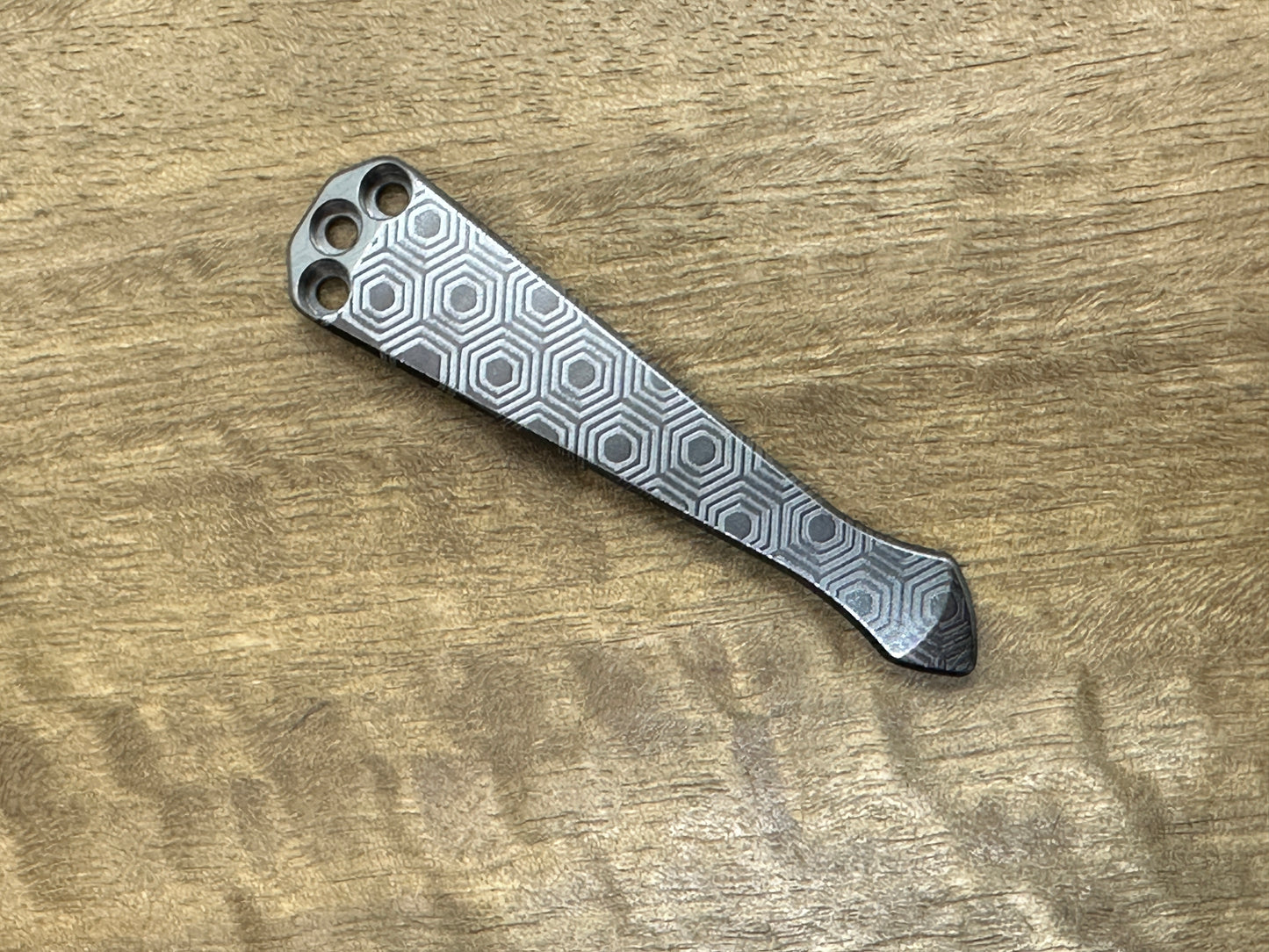 Black HONEYCOMB engraved SPIDY Titanium CLIP for most Benchmade models